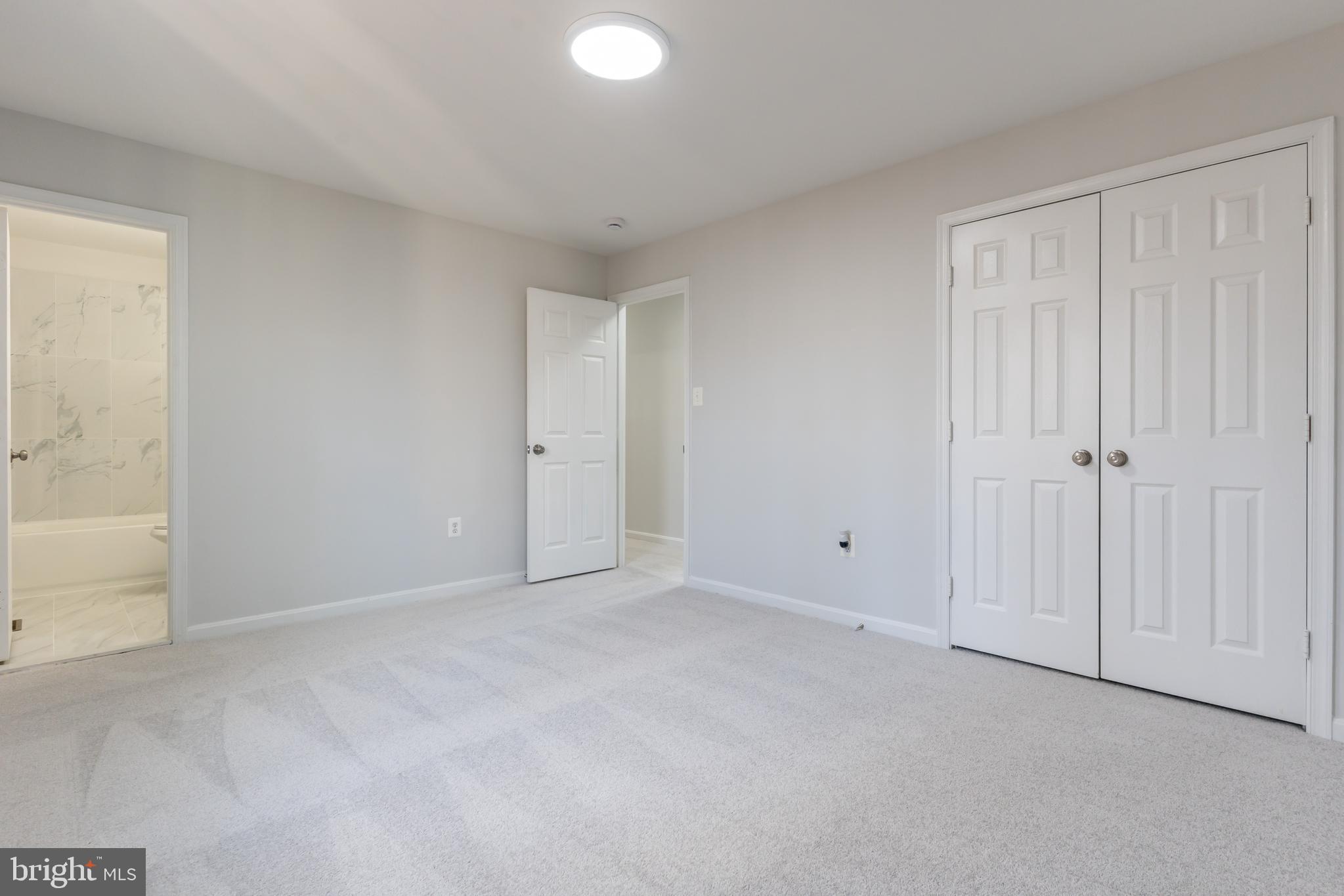 HIDDEN LAKE - Residential