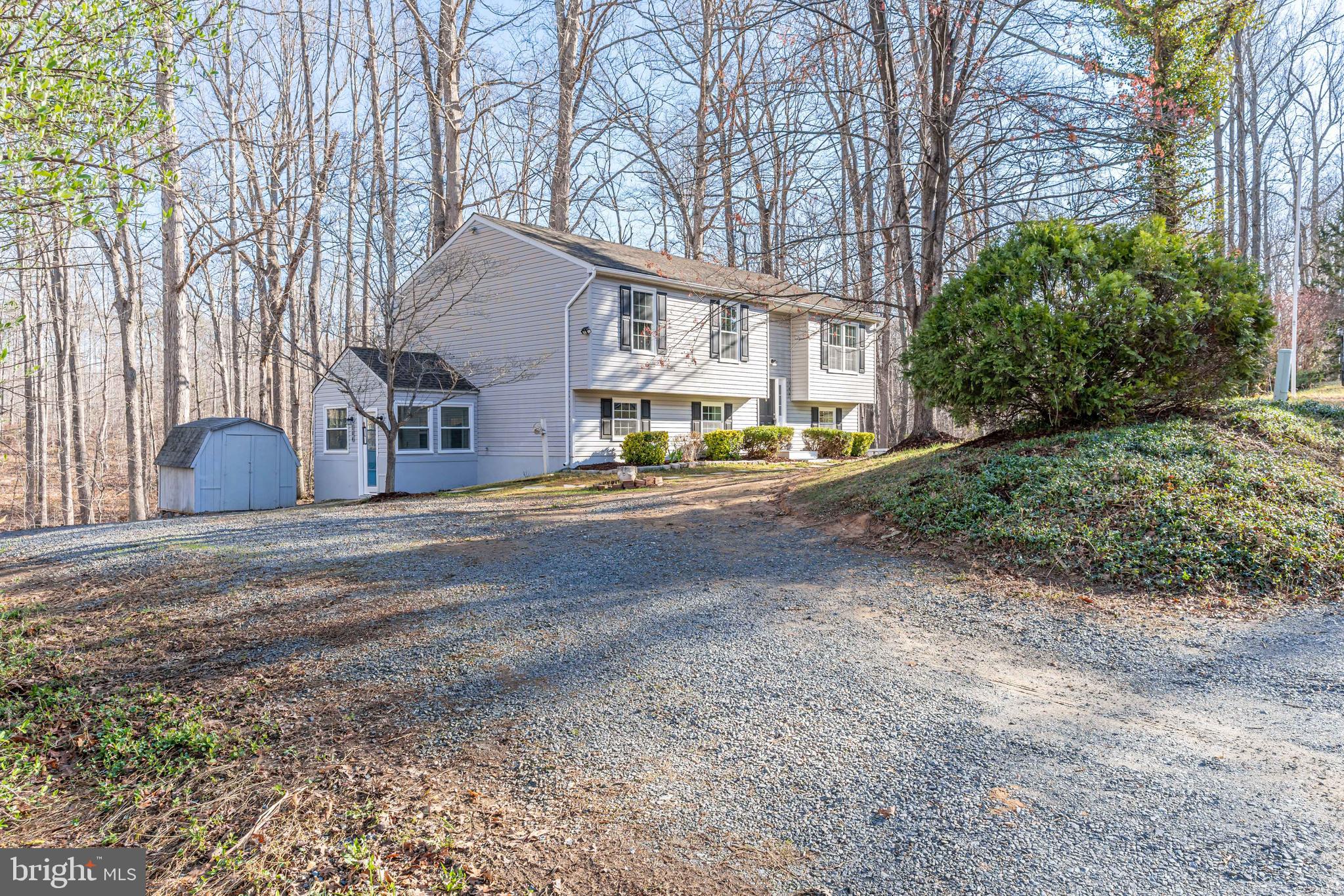 HIDDEN LAKE - Residential
