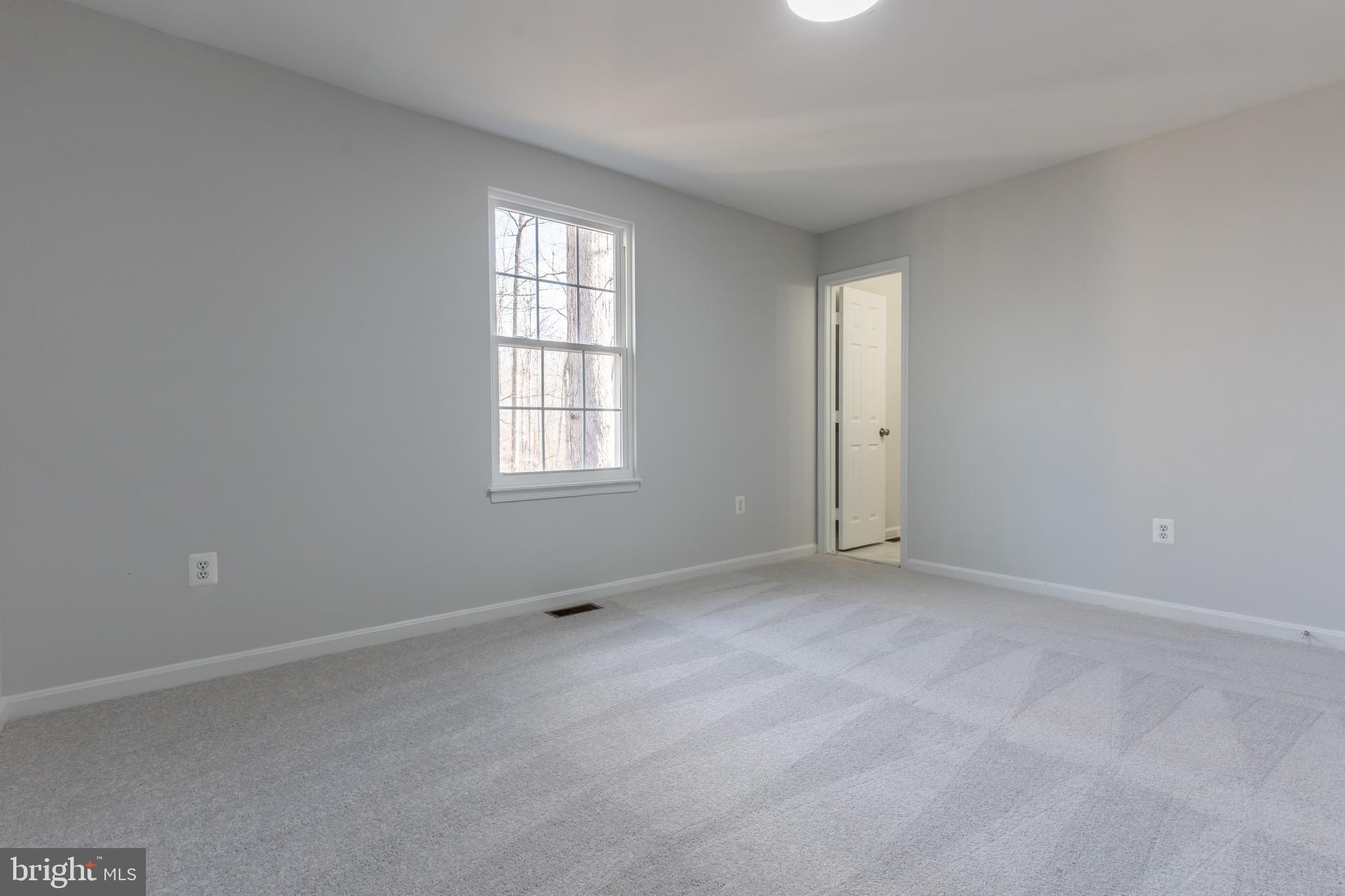 HIDDEN LAKE - Residential