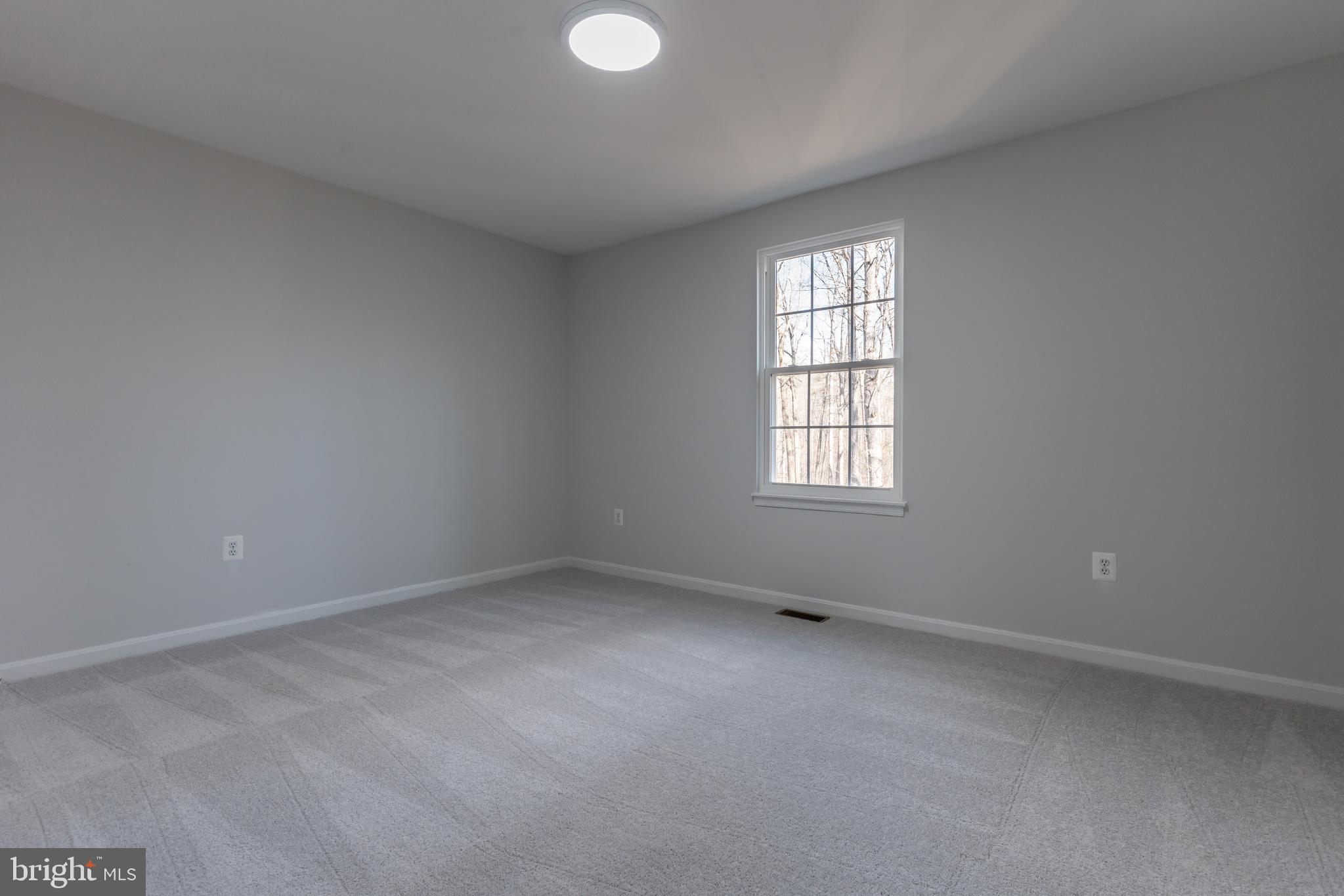 HIDDEN LAKE - Residential