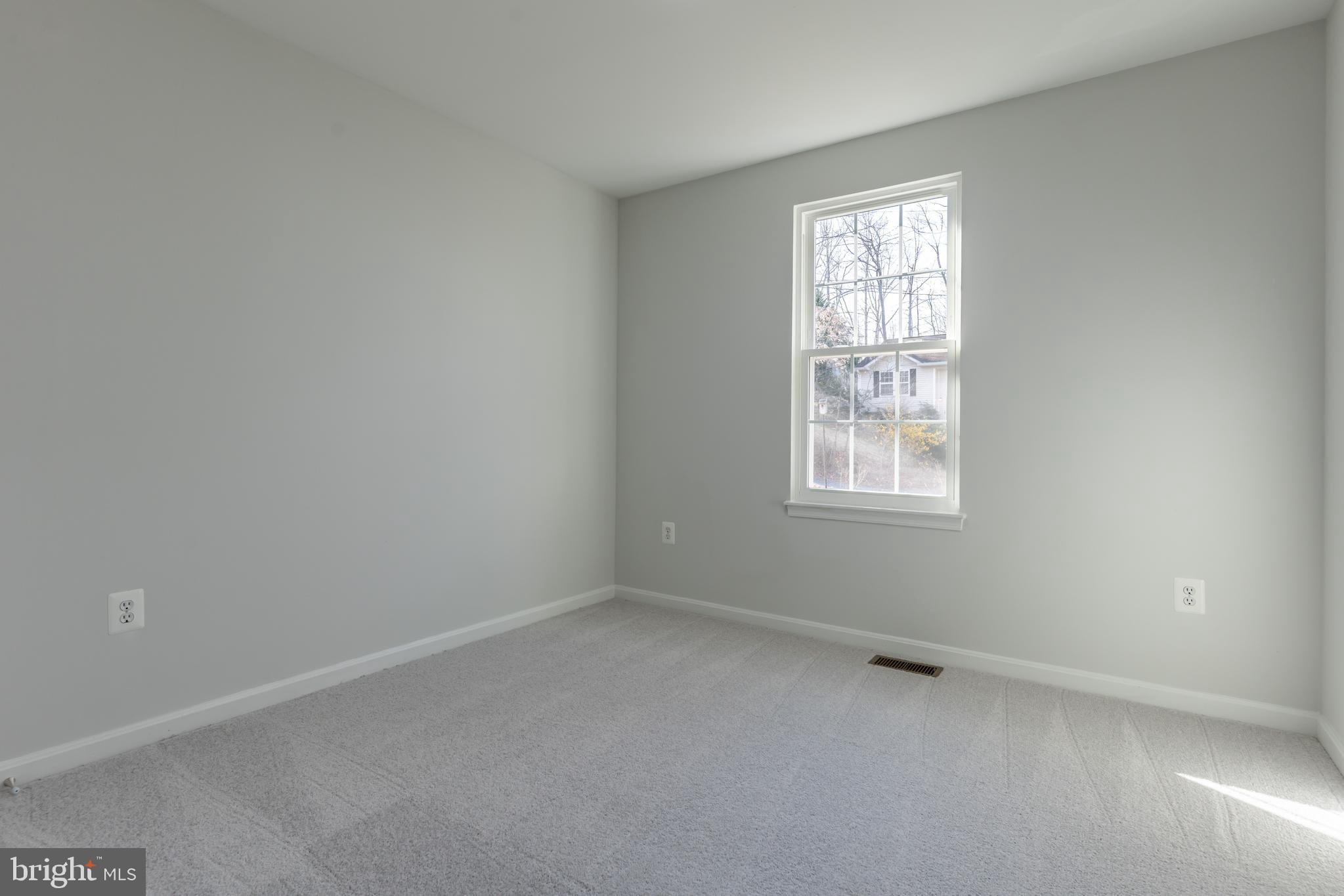 HIDDEN LAKE - Residential