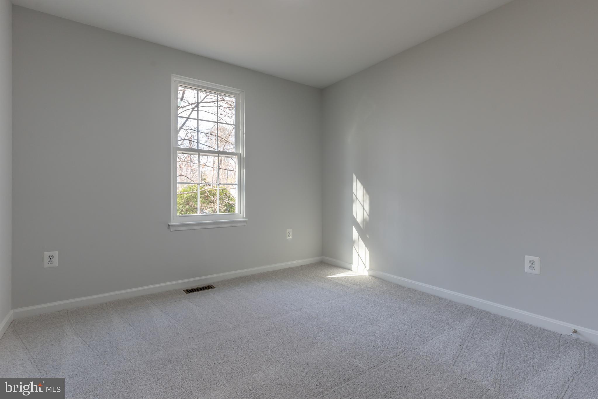 HIDDEN LAKE - Residential