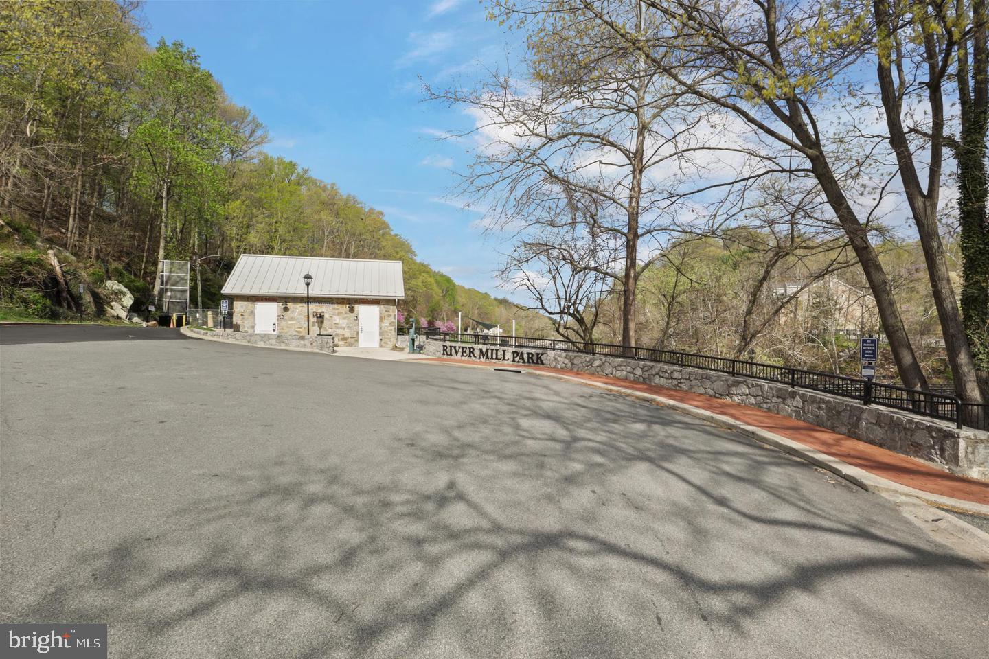 POTOMAC CREST - Residential