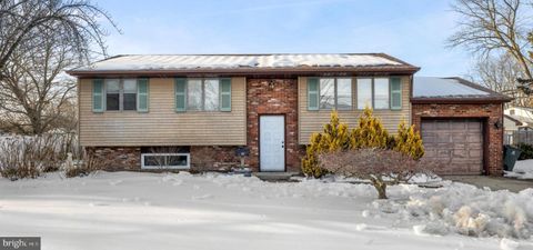 Photo of 53 Jobs Lane, WILLIAMSTOWN, NJ 08094 (MLS # NJGL2069208)