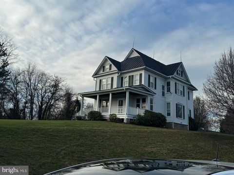 39100 E COLONIAL HIGHWAY HAMILTON VA 20158
