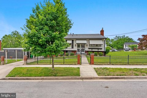 Homes For Sale - 1201 Chillum Manor Road<br/> HYATTSVILLE, MD 20783