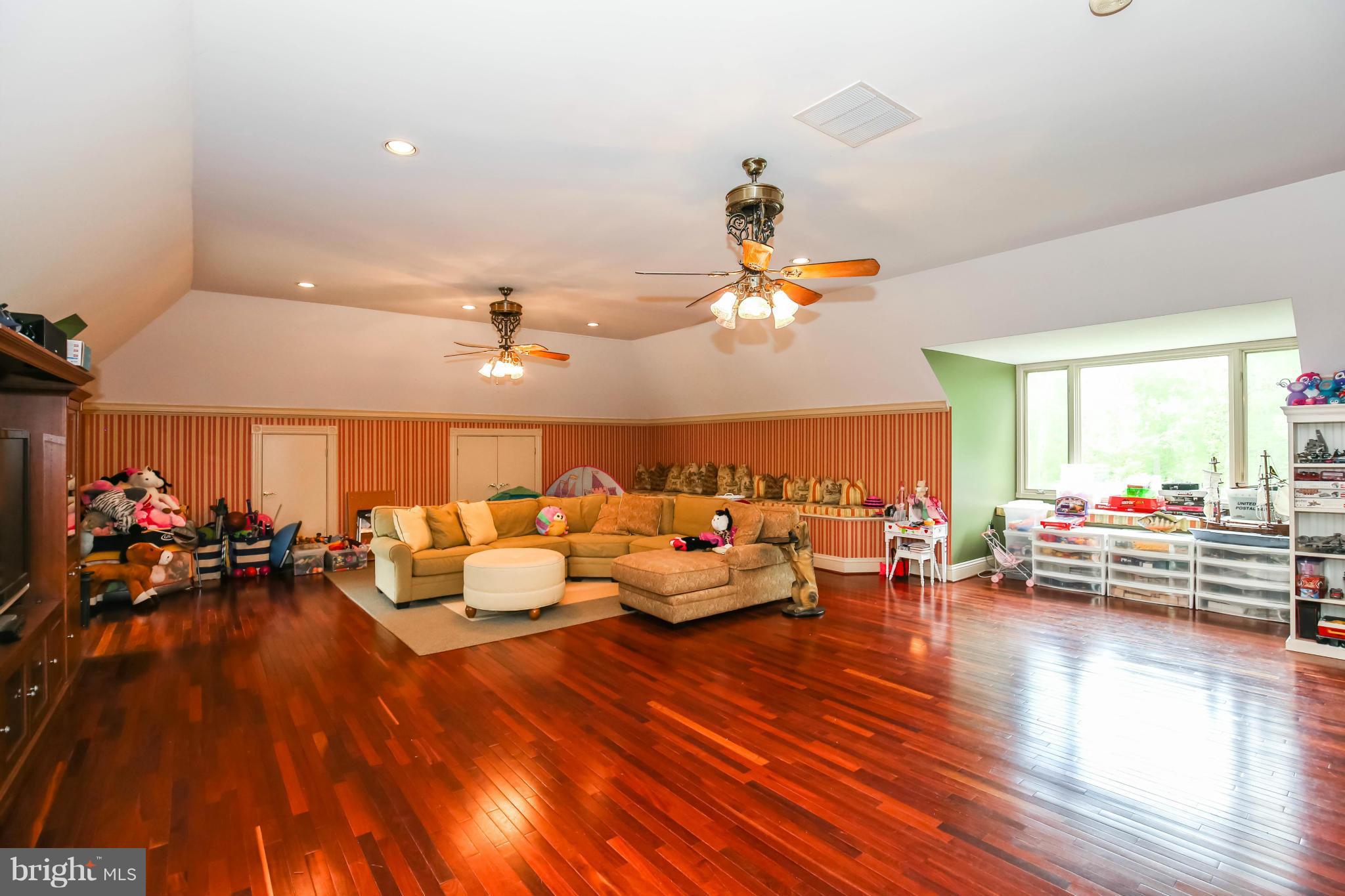 POTOMAC FALLS - Residential