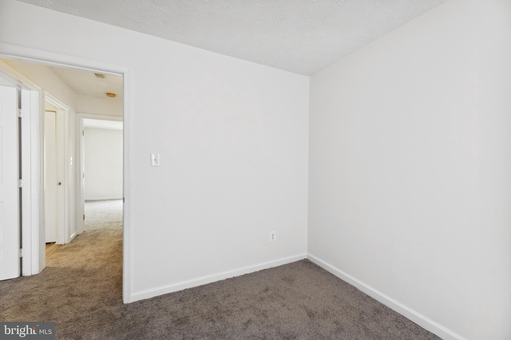 HILLCREST TOWNE - Residential