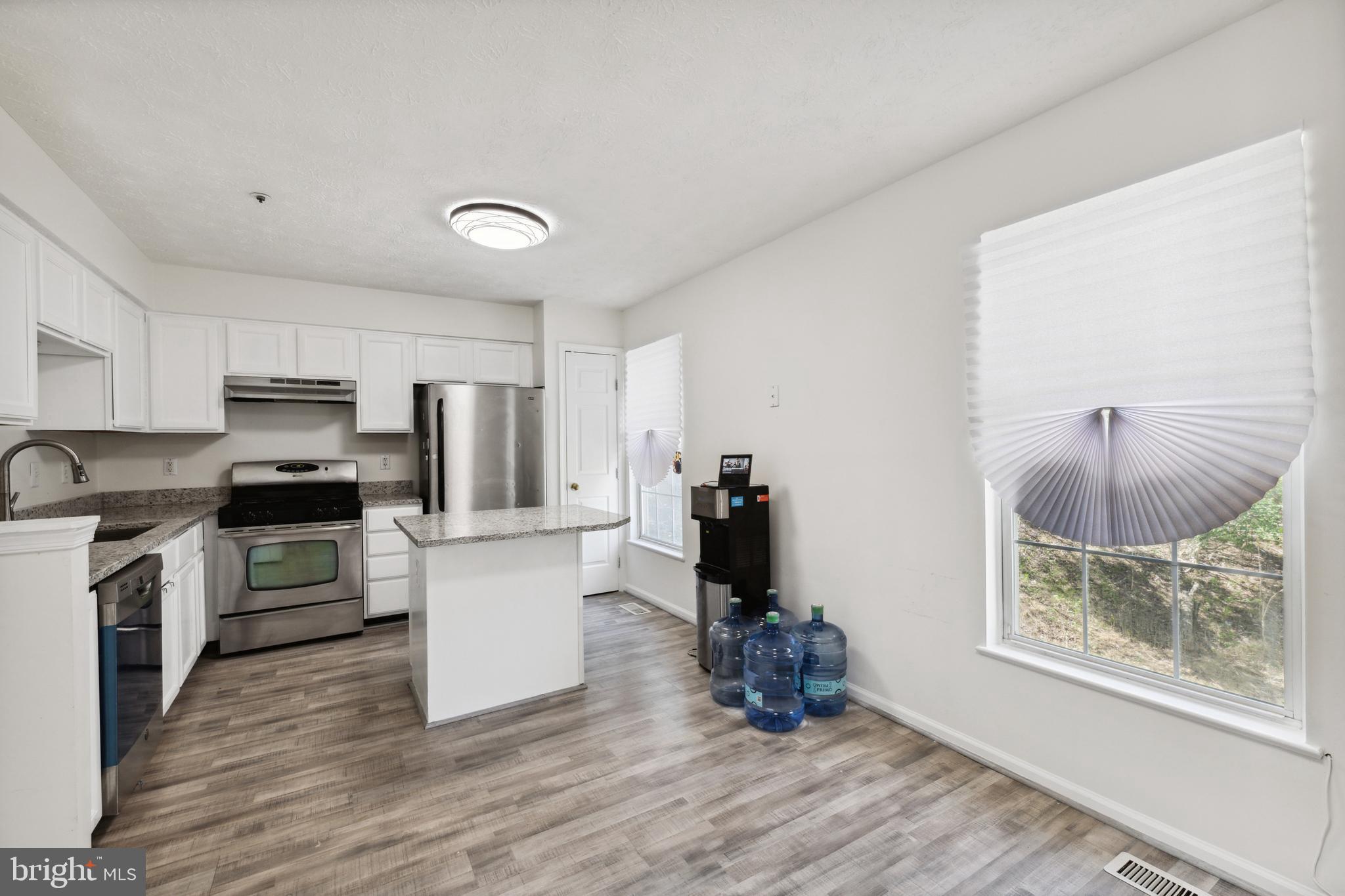 HILLCREST TOWNE - Residential