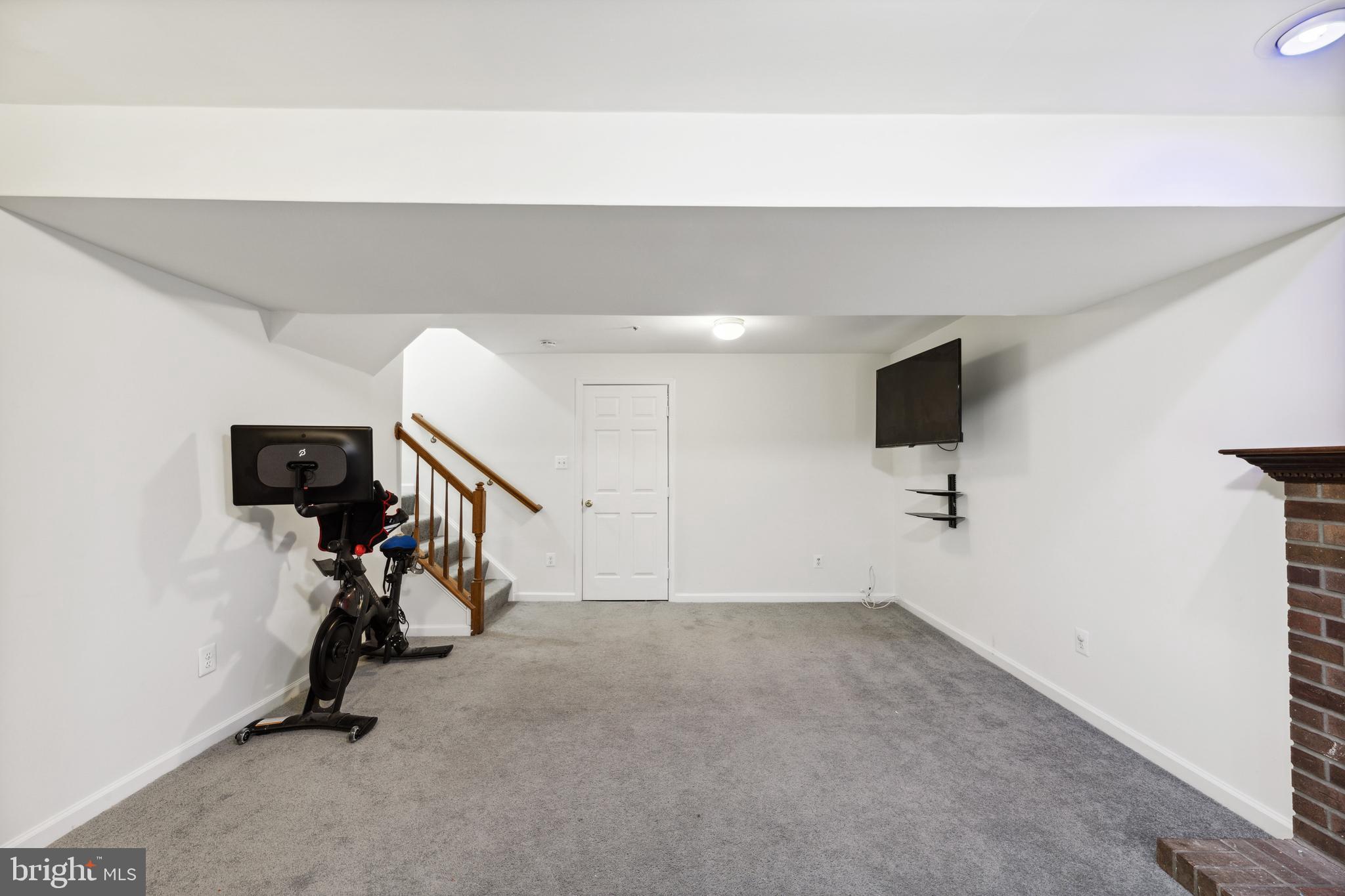 HILLCREST TOWNE - Residential