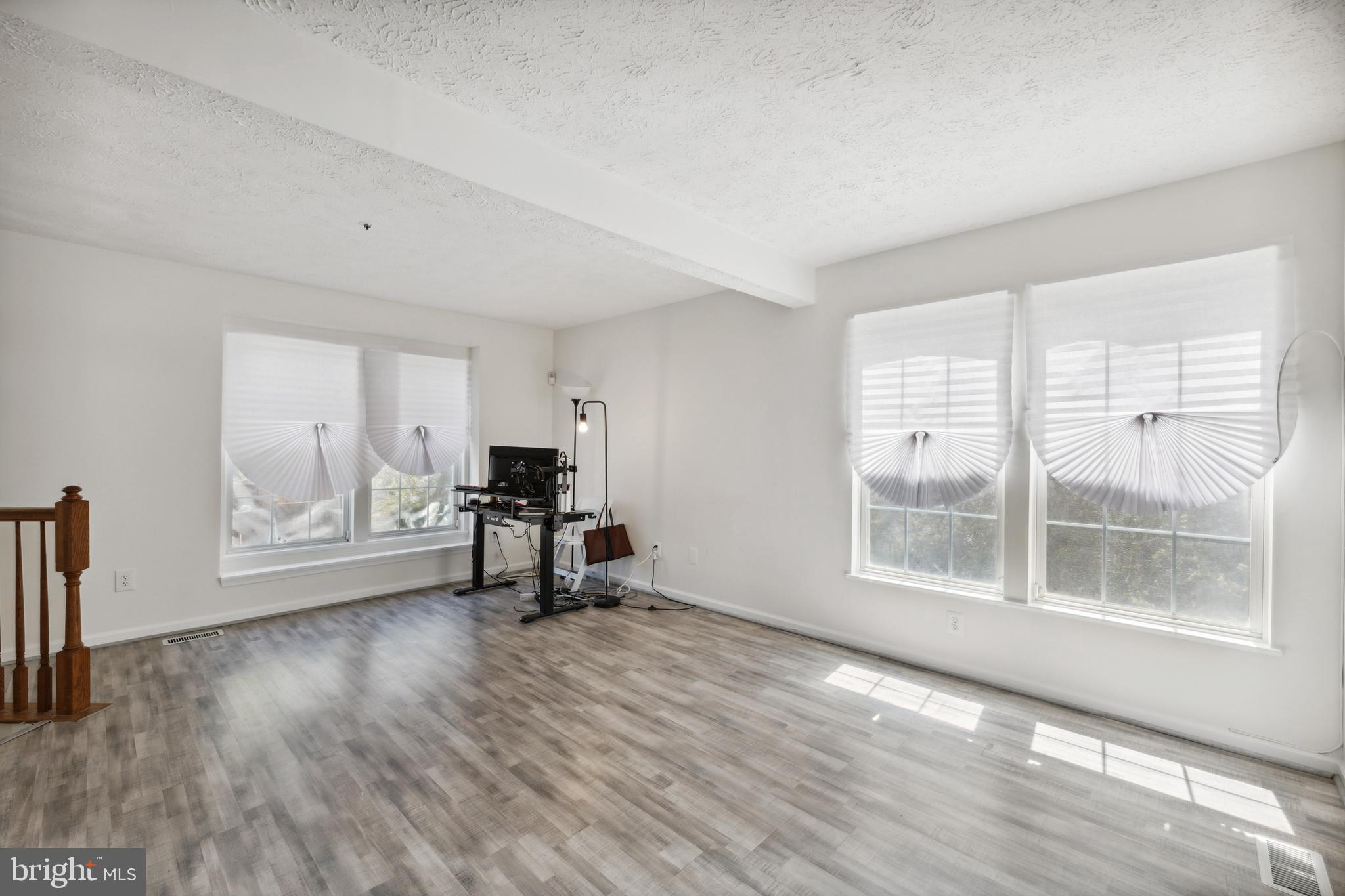 HILLCREST TOWNE - Residential