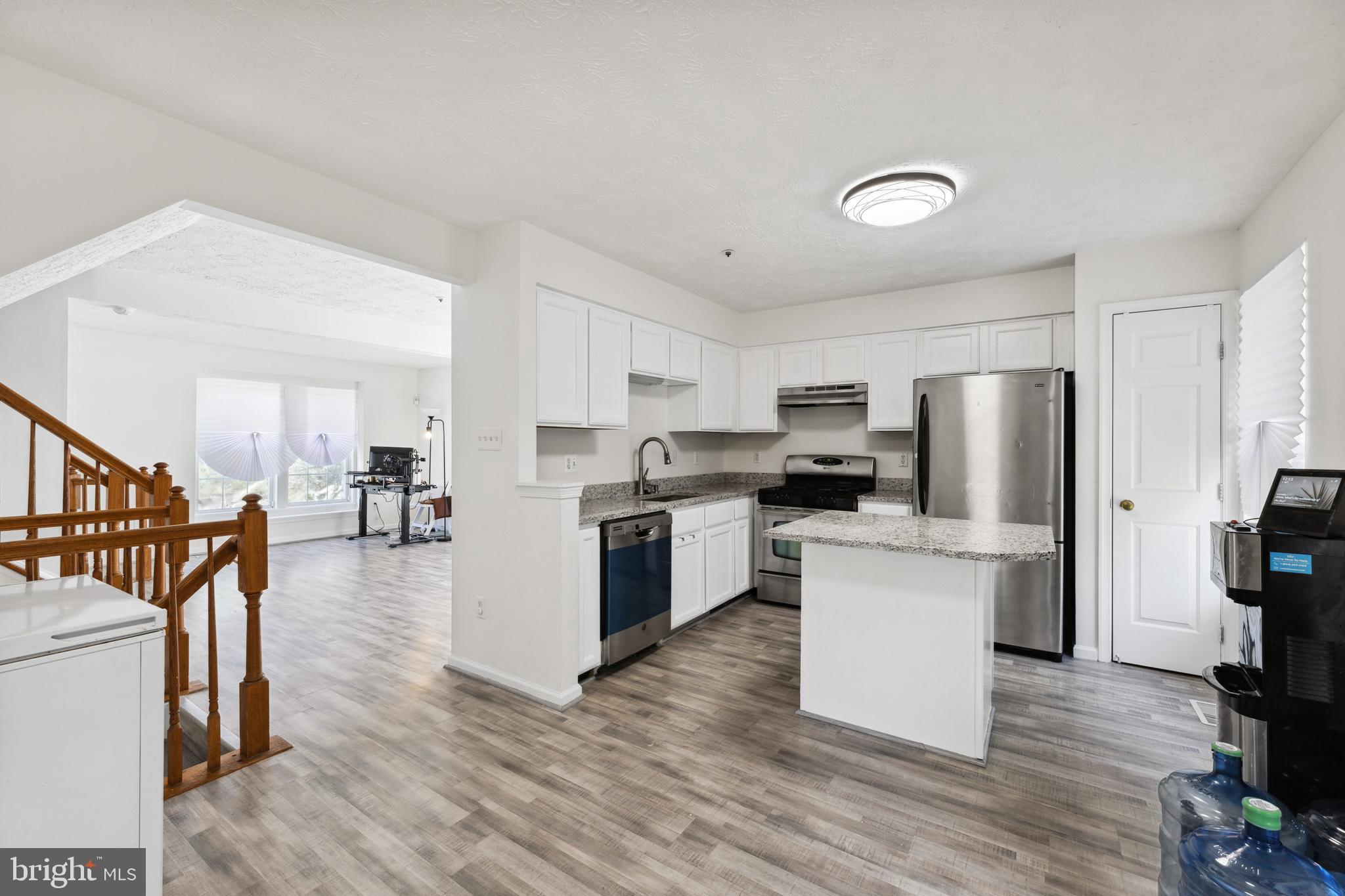 HILLCREST TOWNE - Residential