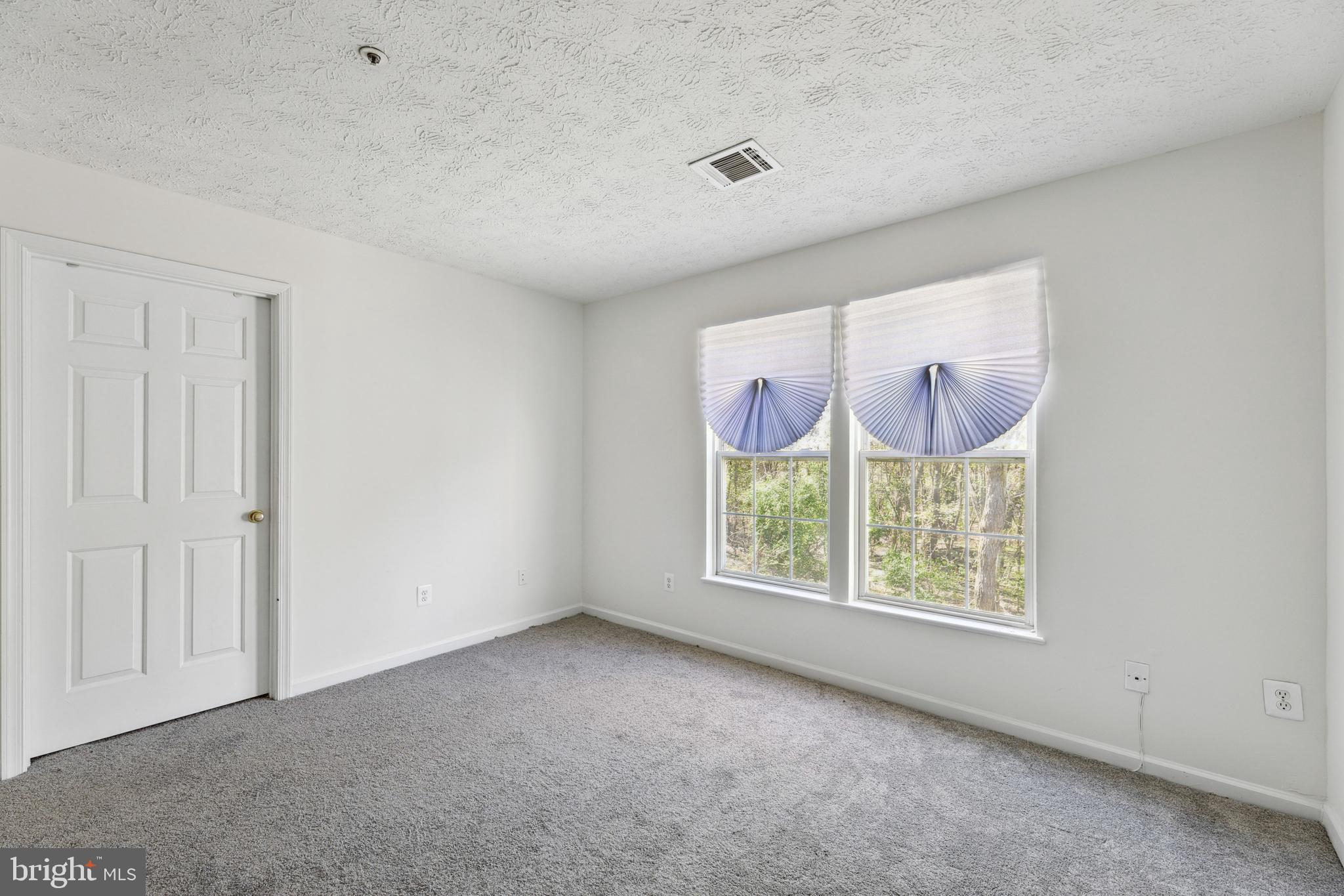 HILLCREST TOWNE - Residential