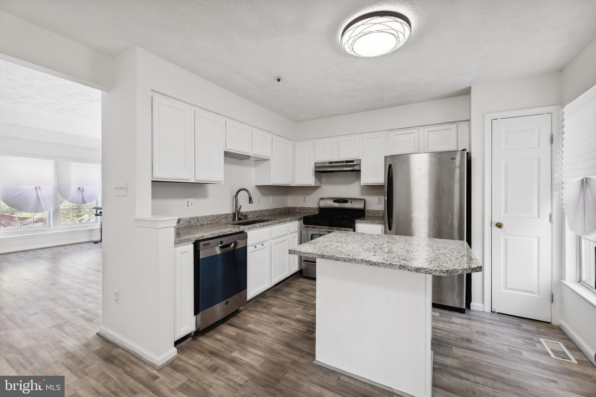 HILLCREST TOWNE - Residential