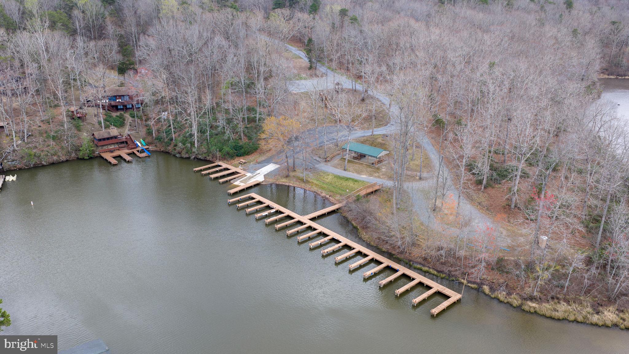 PINE HARBOUR - Residential