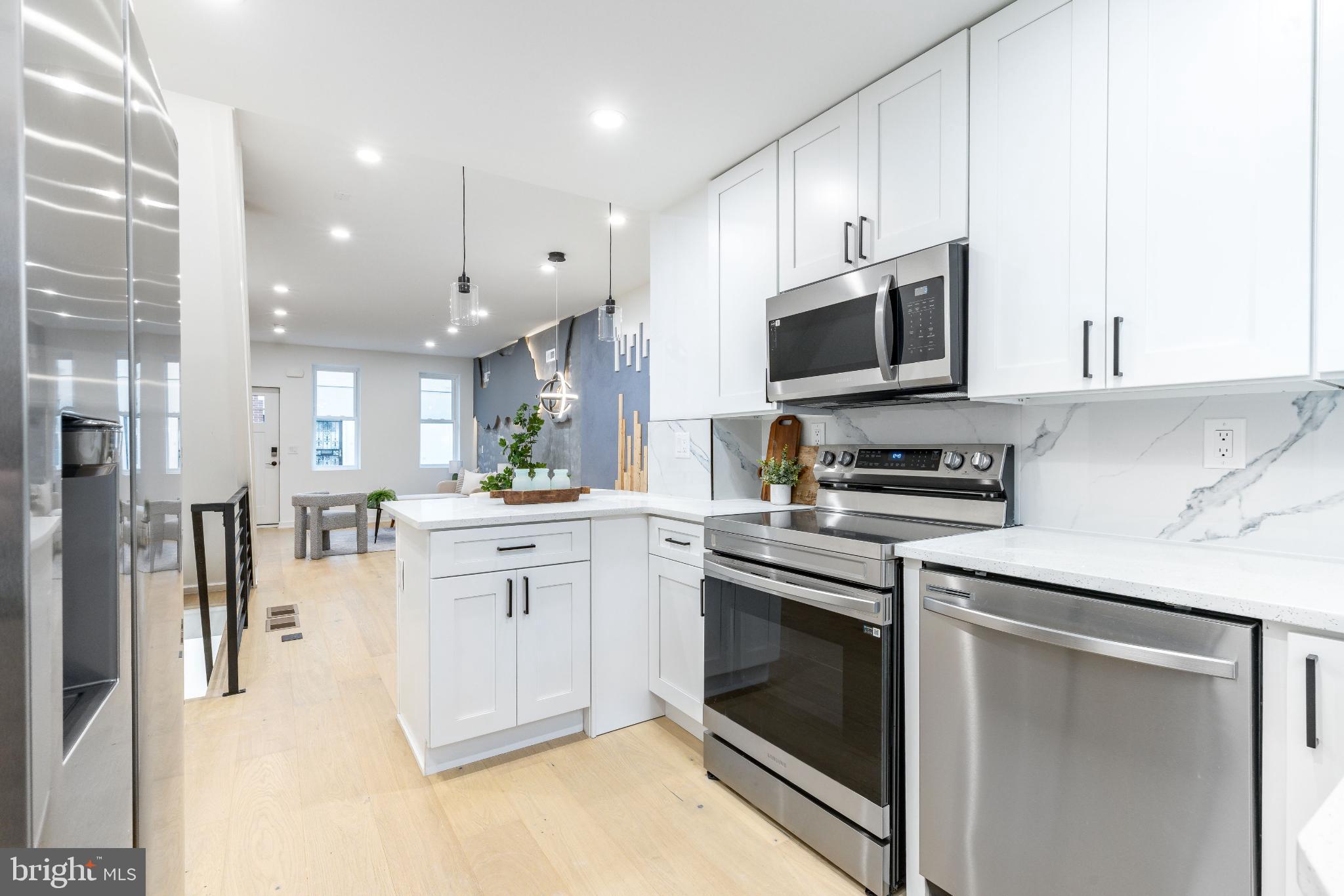 PORT RICHMOND - Residential