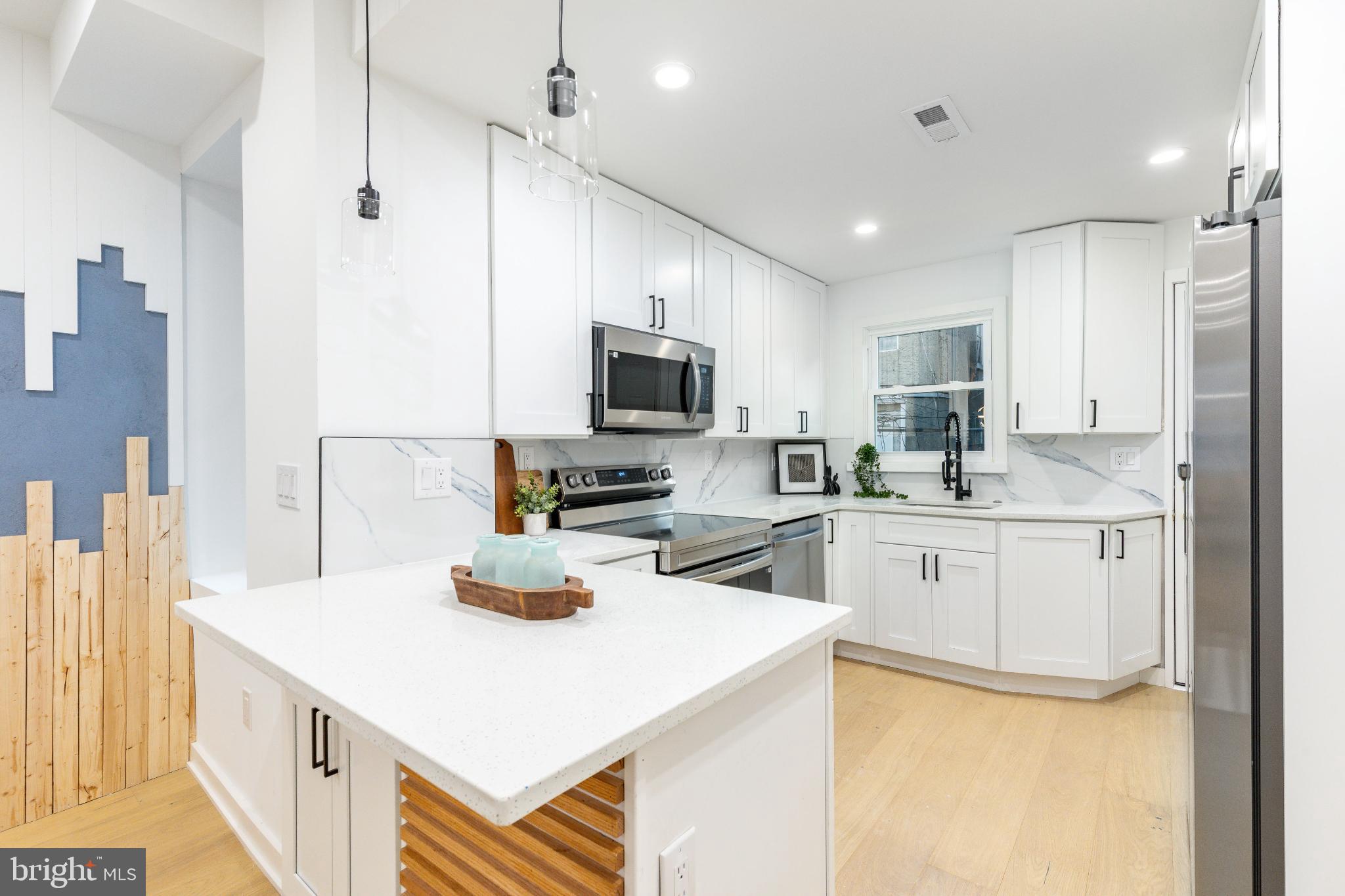 PORT RICHMOND - Residential