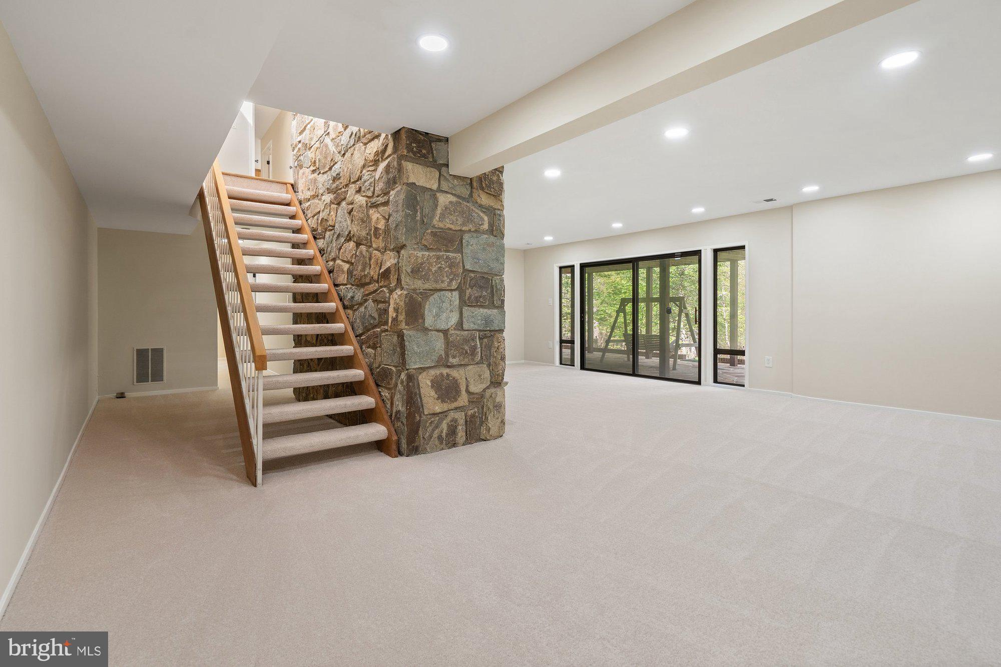 WOLF TRAP WOODS - Residential