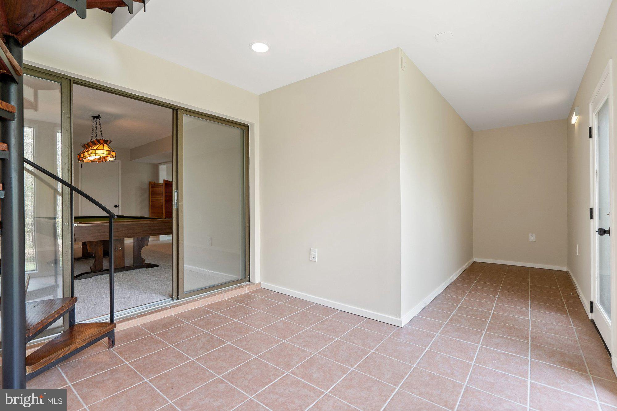 WOLF TRAP WOODS - Residential