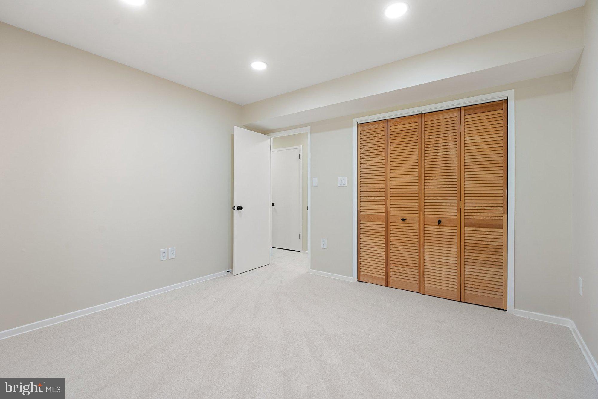 WOLF TRAP WOODS - Residential