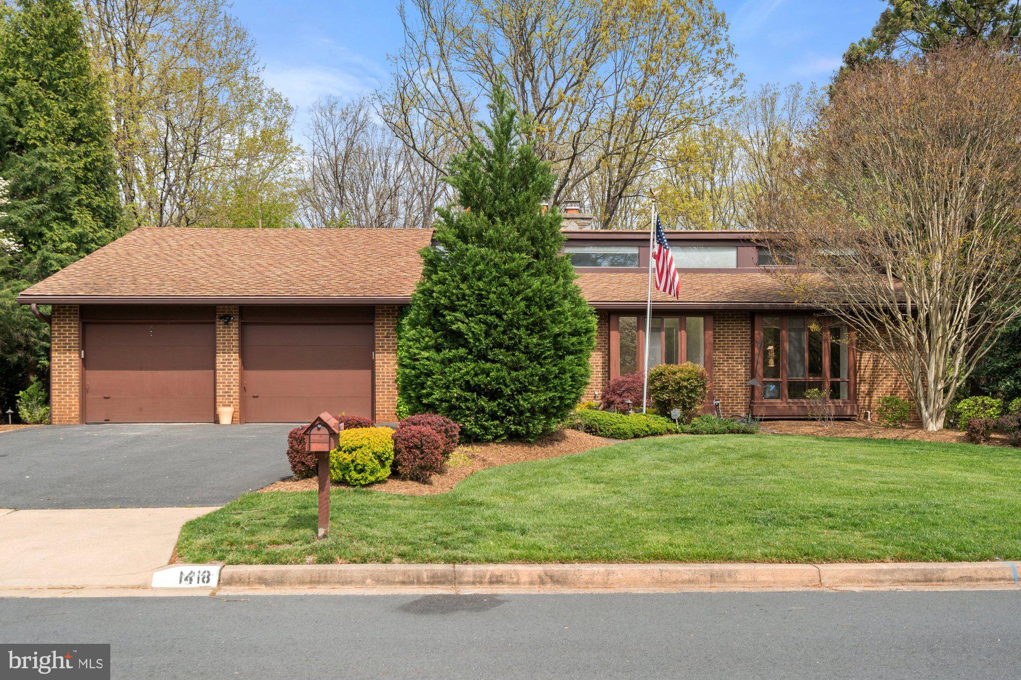 WOLF TRAP WOODS - Residential