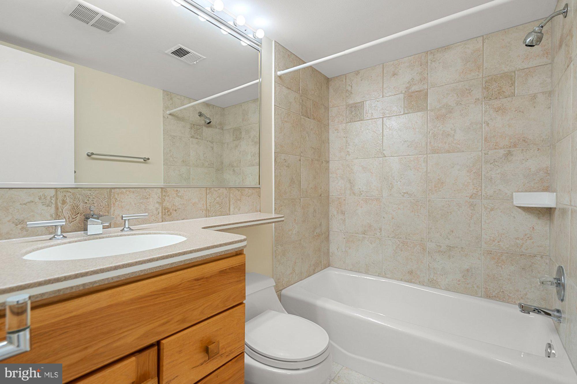 WOLF TRAP WOODS - Residential