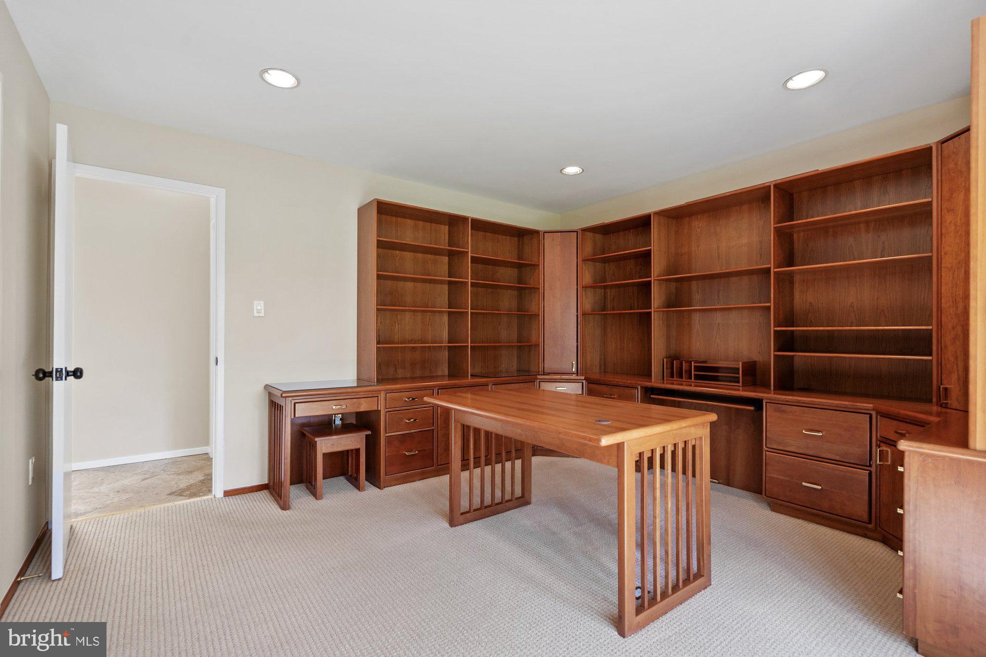 WOLF TRAP WOODS - Residential