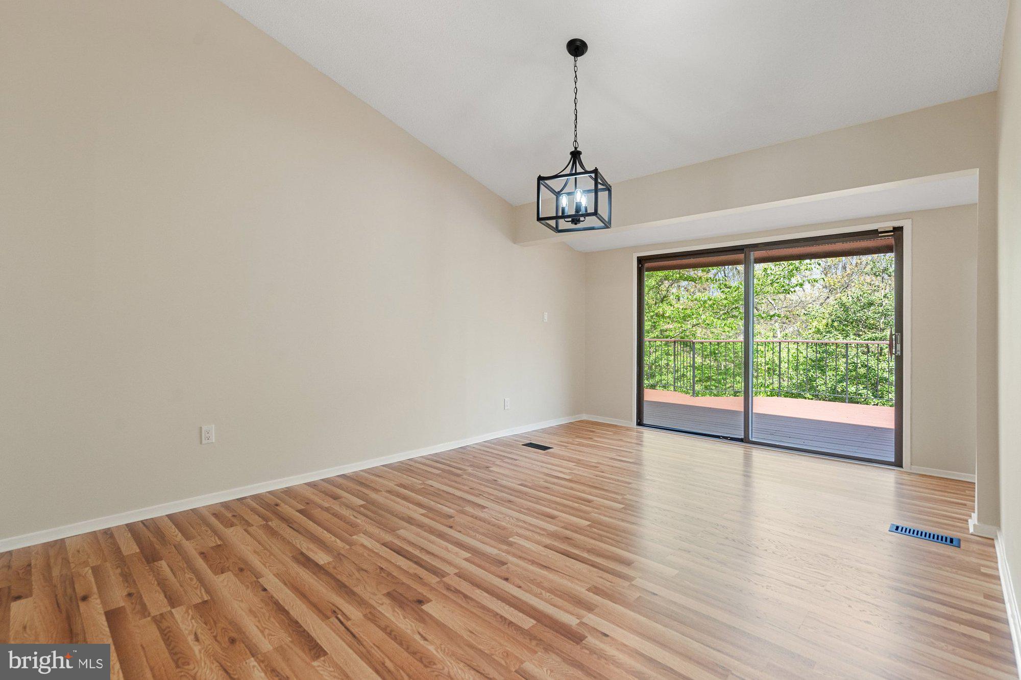 WOLF TRAP WOODS - Residential