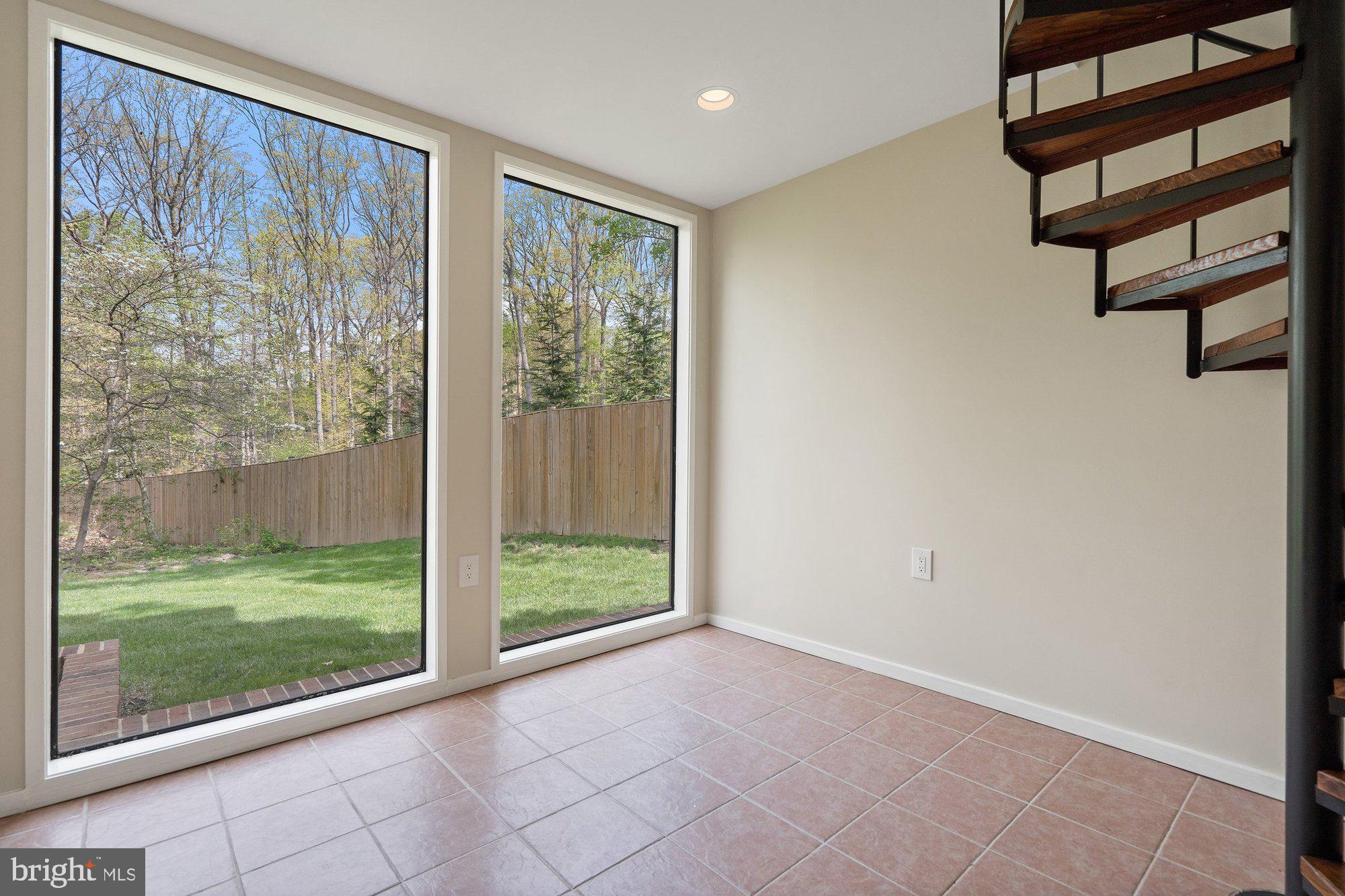 WOLF TRAP WOODS - Residential