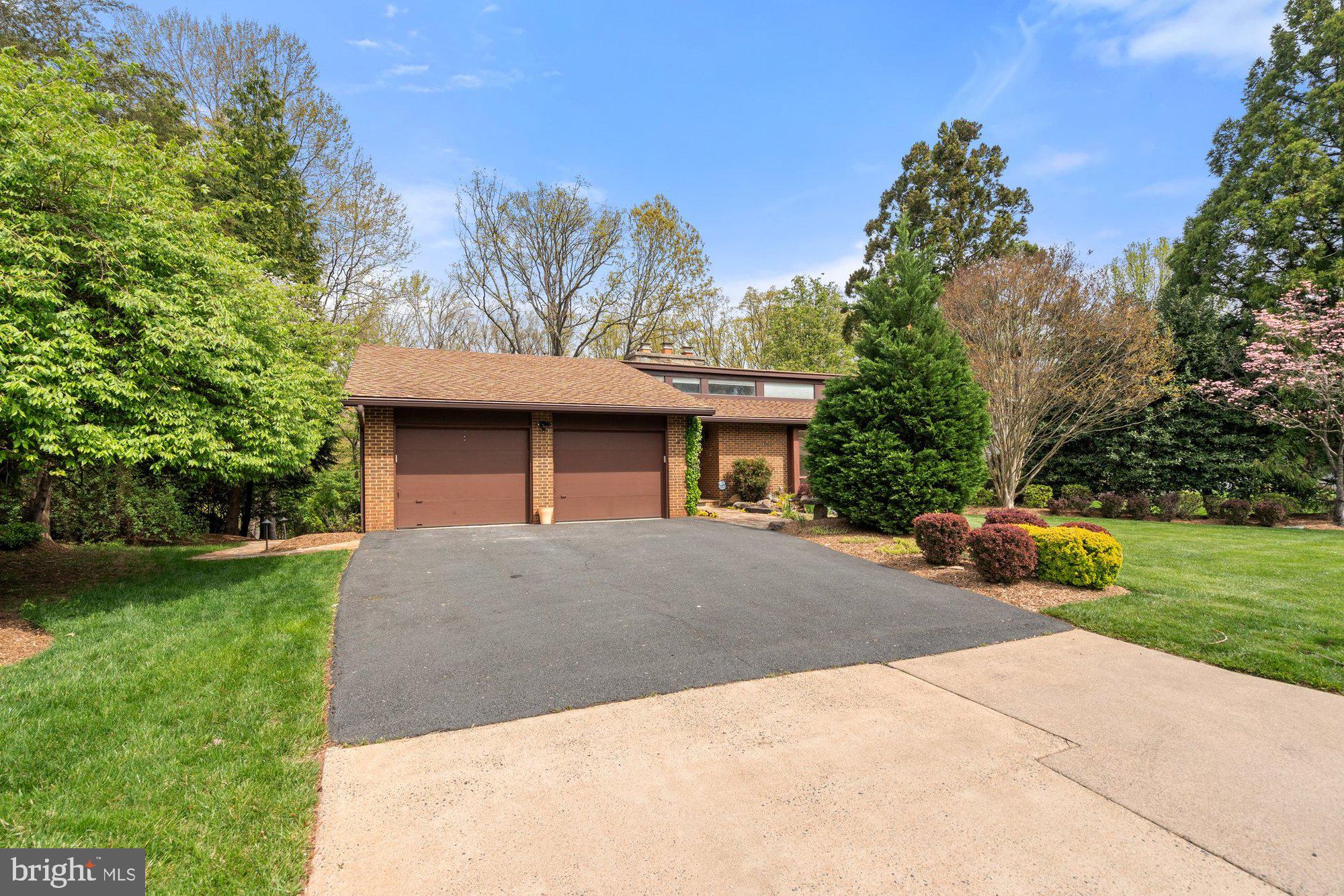 WOLF TRAP WOODS - Residential