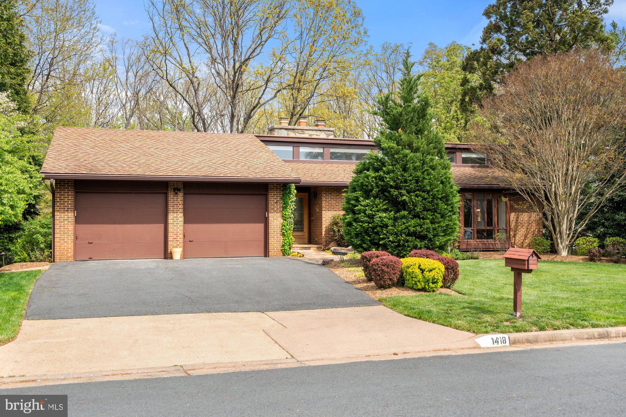 WOLF TRAP WOODS - Residential