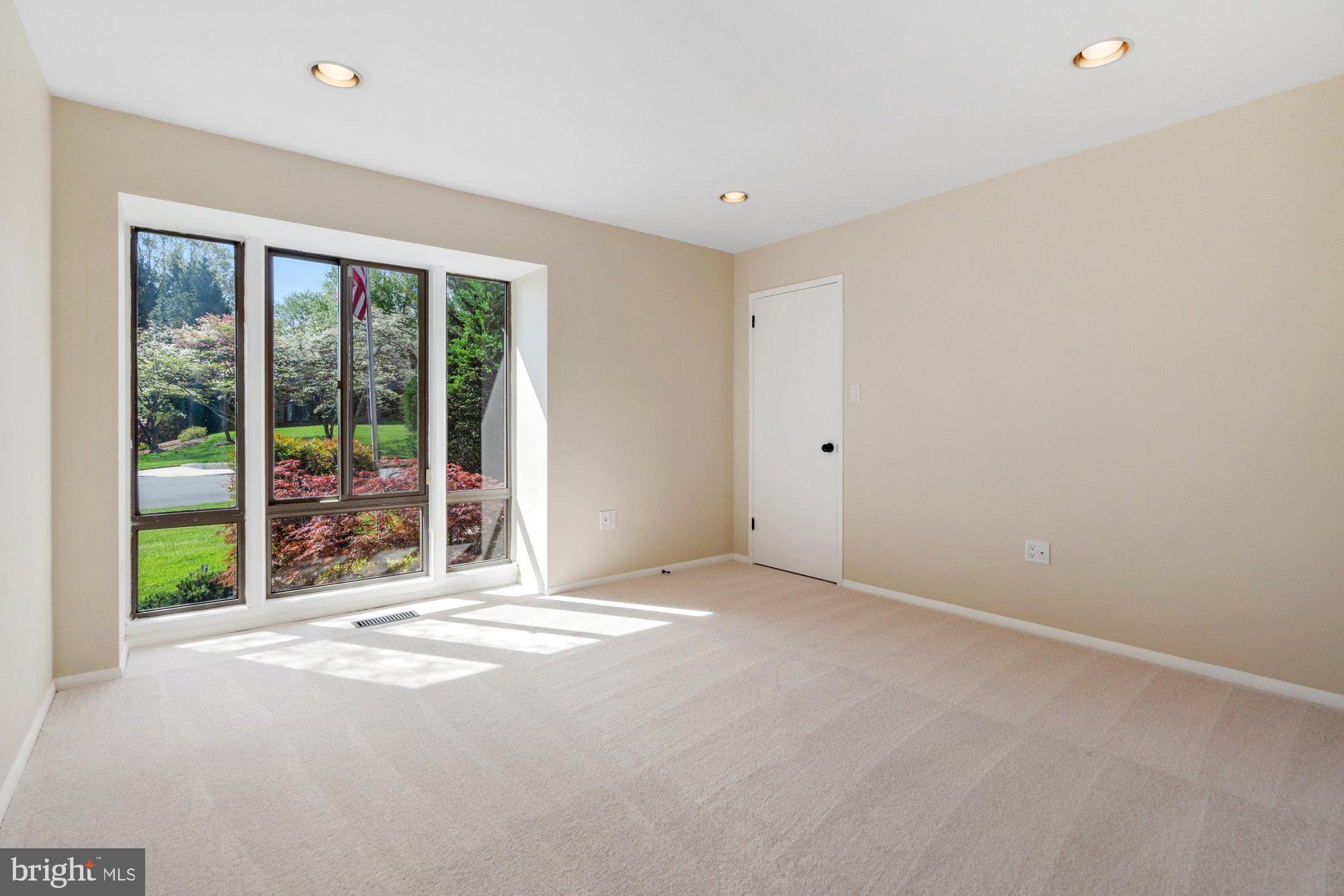 WOLF TRAP WOODS - Residential