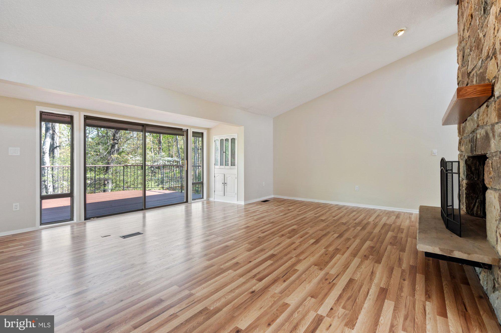 WOLF TRAP WOODS - Residential