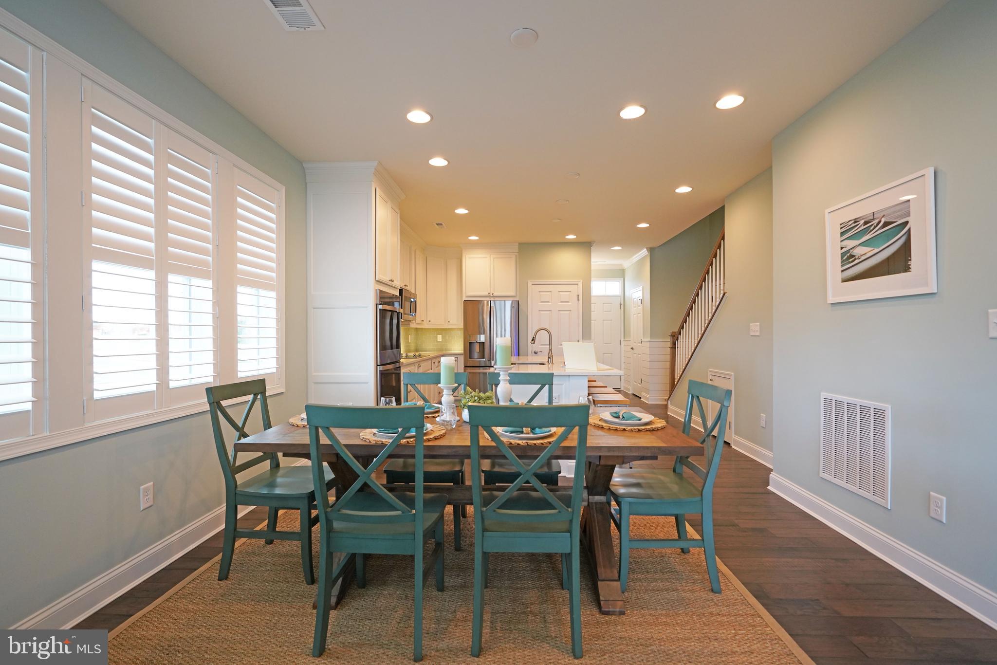 GOVERNORS - Residential