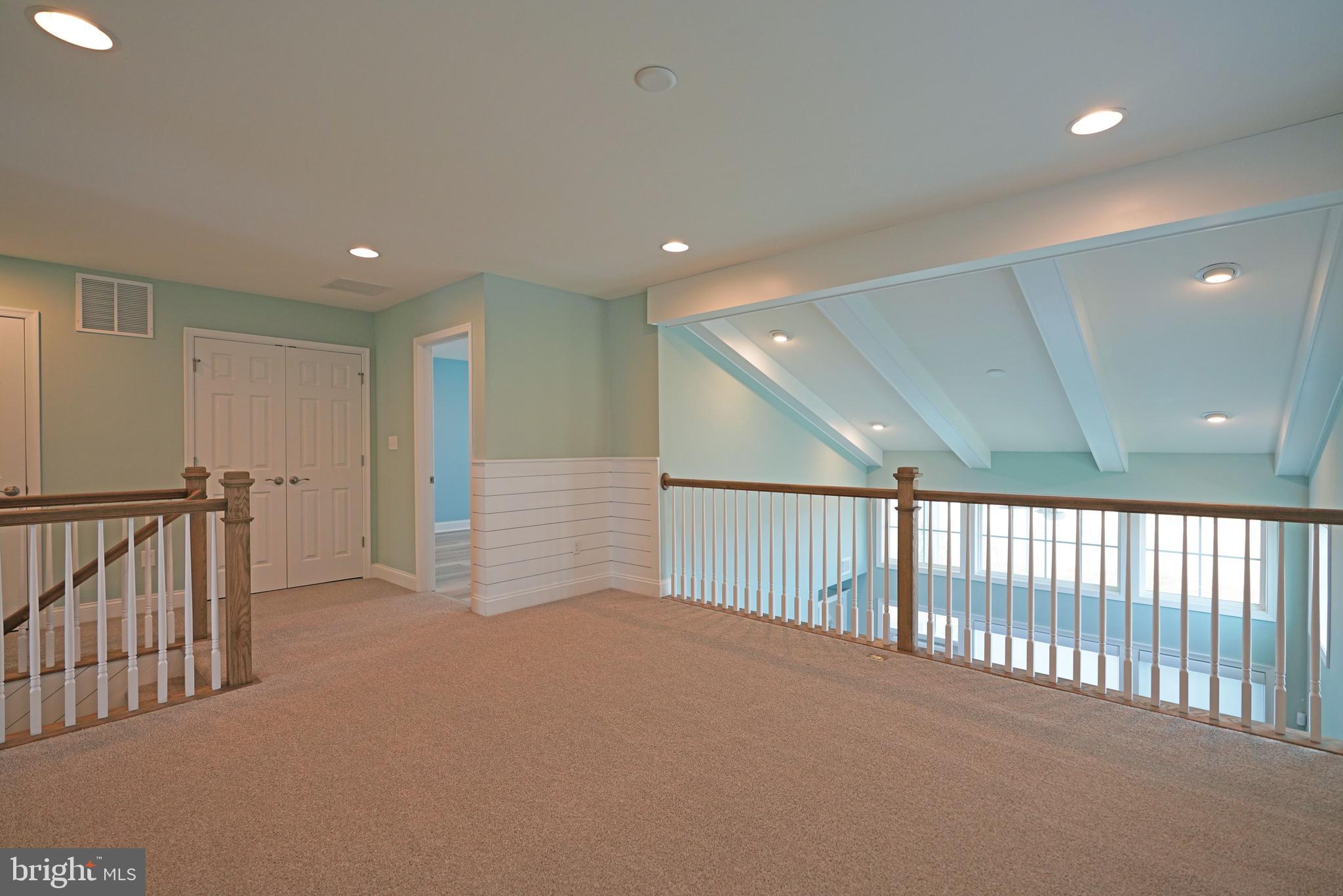 GOVERNORS - Residential