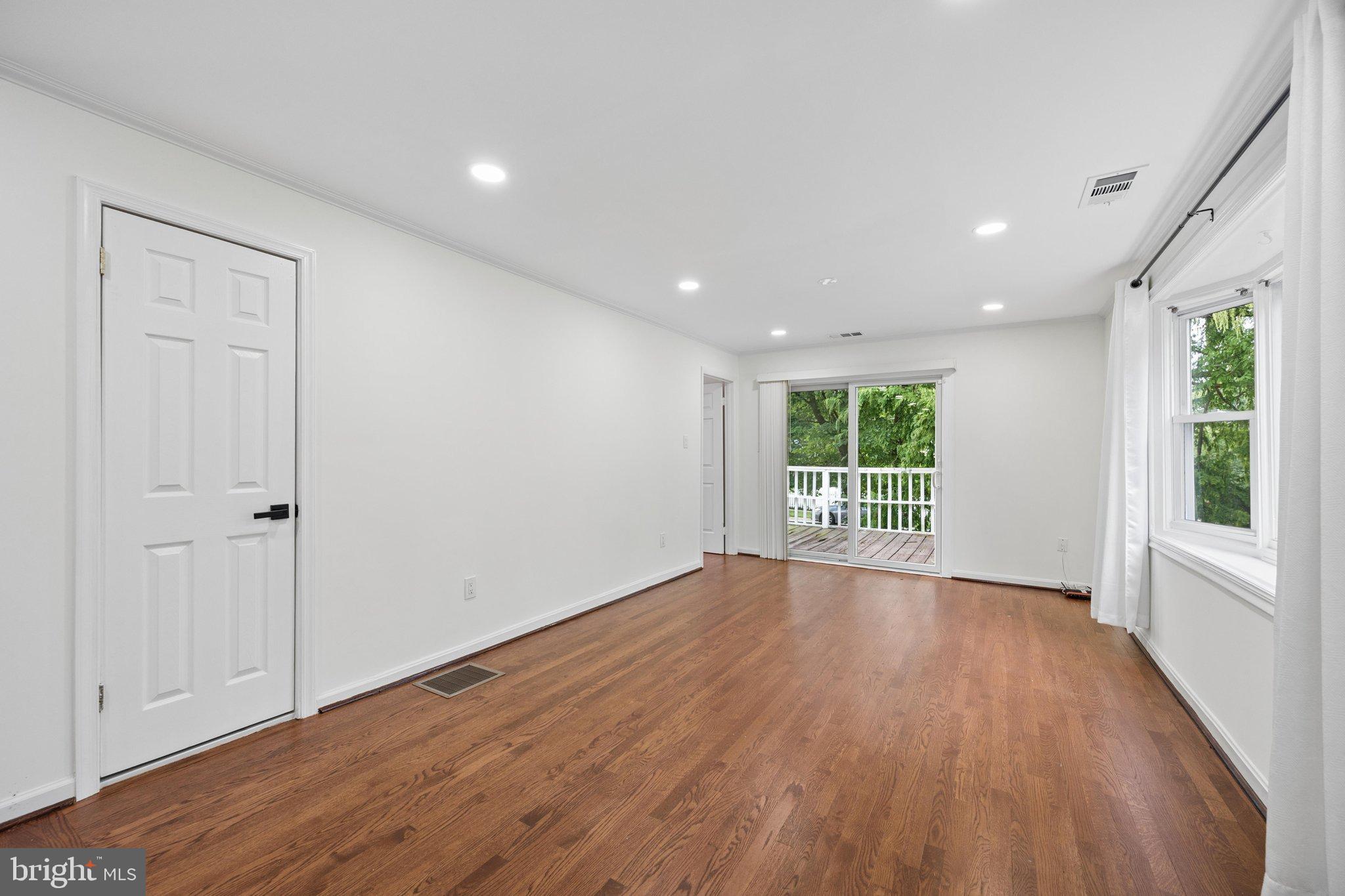 10401 MEREDITH AVENUE