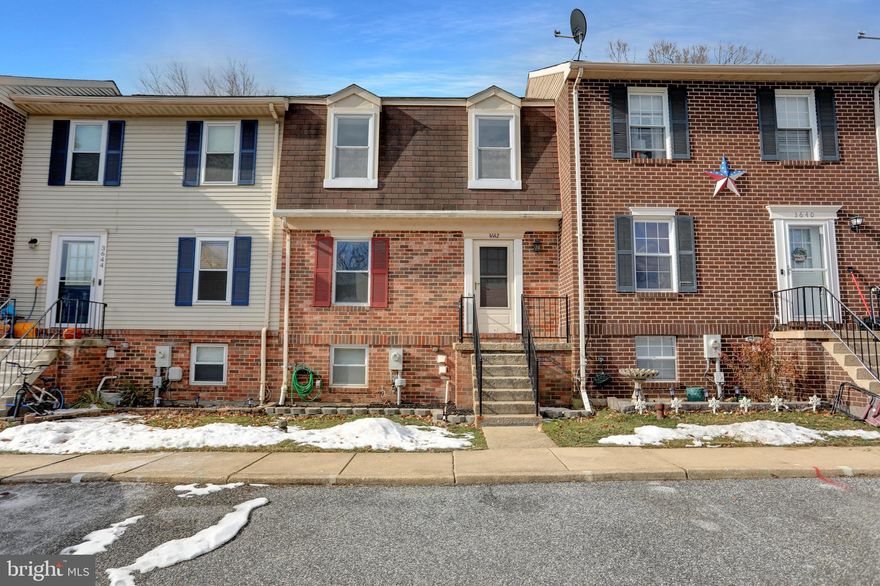 Come look at this gorgeous renovated 3 bedroom, 2 bath townhouse.   Boasting a main level with new flooring in both Living Room and Kitchen and freshly painted.   The open kitchen  offers an eat in kitchen with updated white cabinets, stainless appliance package, and a large eating area with sliders to the deck.                                                     
The upper level hosts 3 bedrooms with barn style closet doors and the primary bedroom has a private entrance to the full bath with double vanities.  The lower level affords you extra living space in the family room with built in shelving,  full bath,  sliders to yard and laundry area and lots of storage on the other side.     HOA mows the front lawn and snow removal of the street.   Renovations in 2023 (see uploaded documents for details).