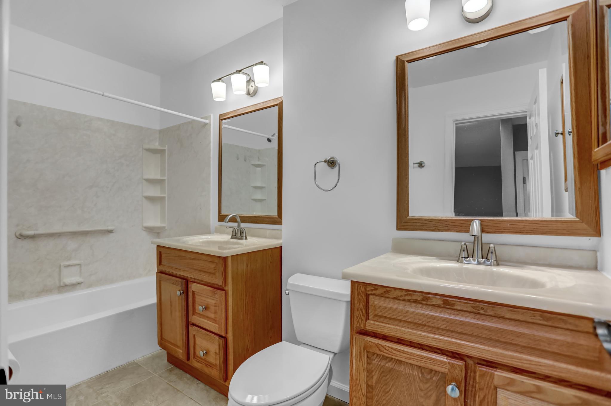 WOODSDALE MANOR - Residential