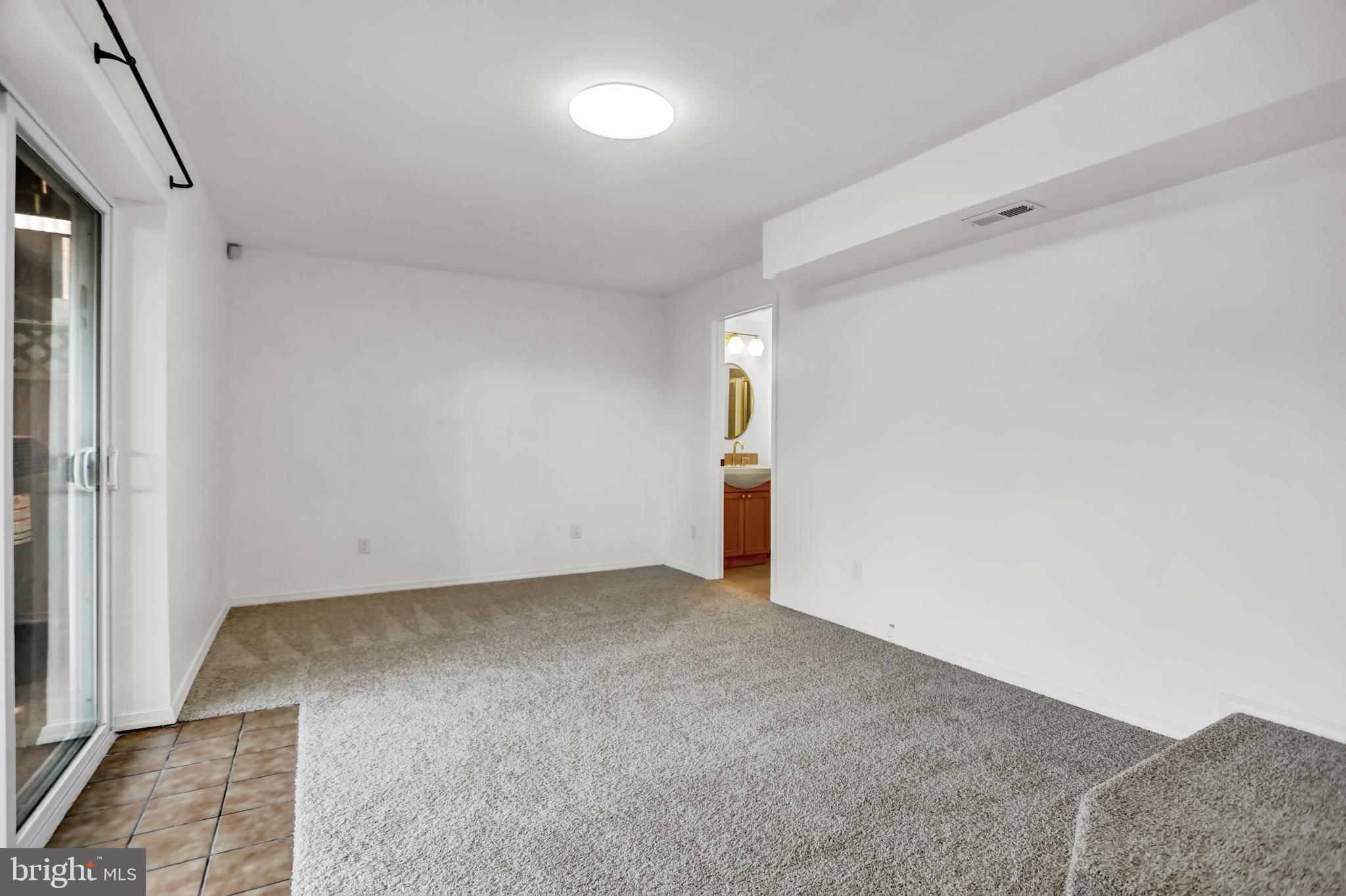 WOODSDALE MANOR - Residential