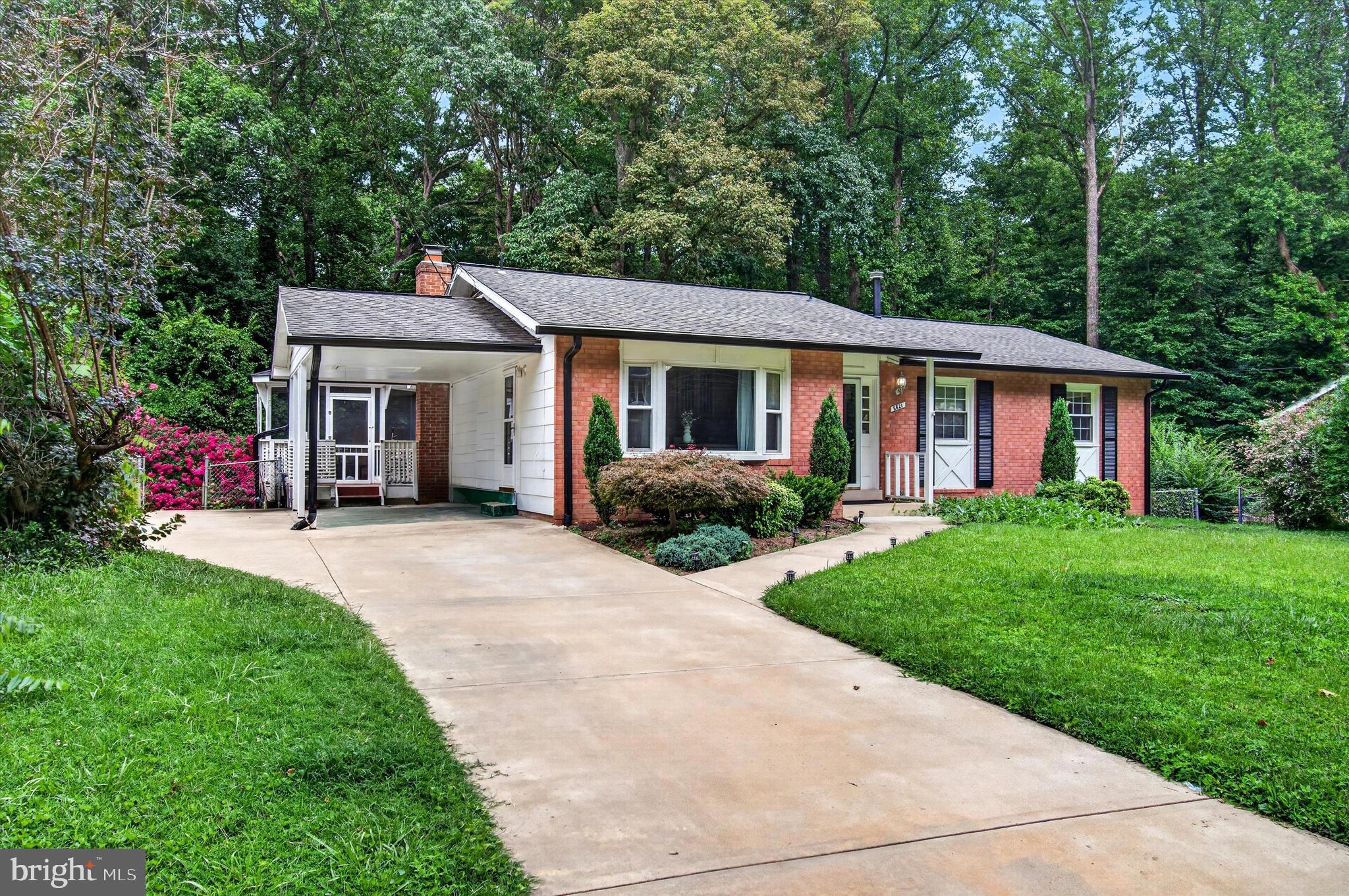 5621 RAVENEL LANE