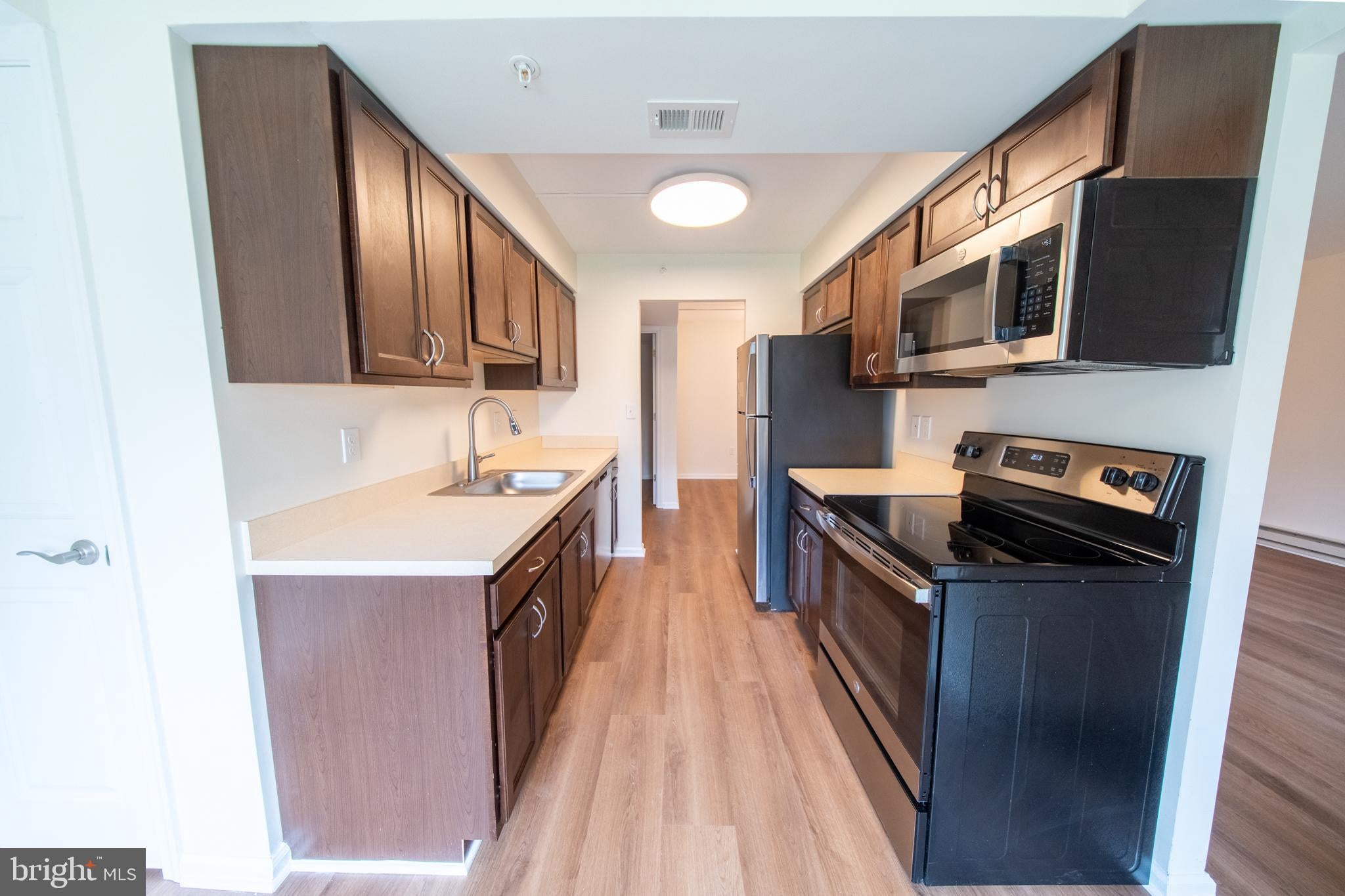 15210 ELKRIDGE WAY 91-2J