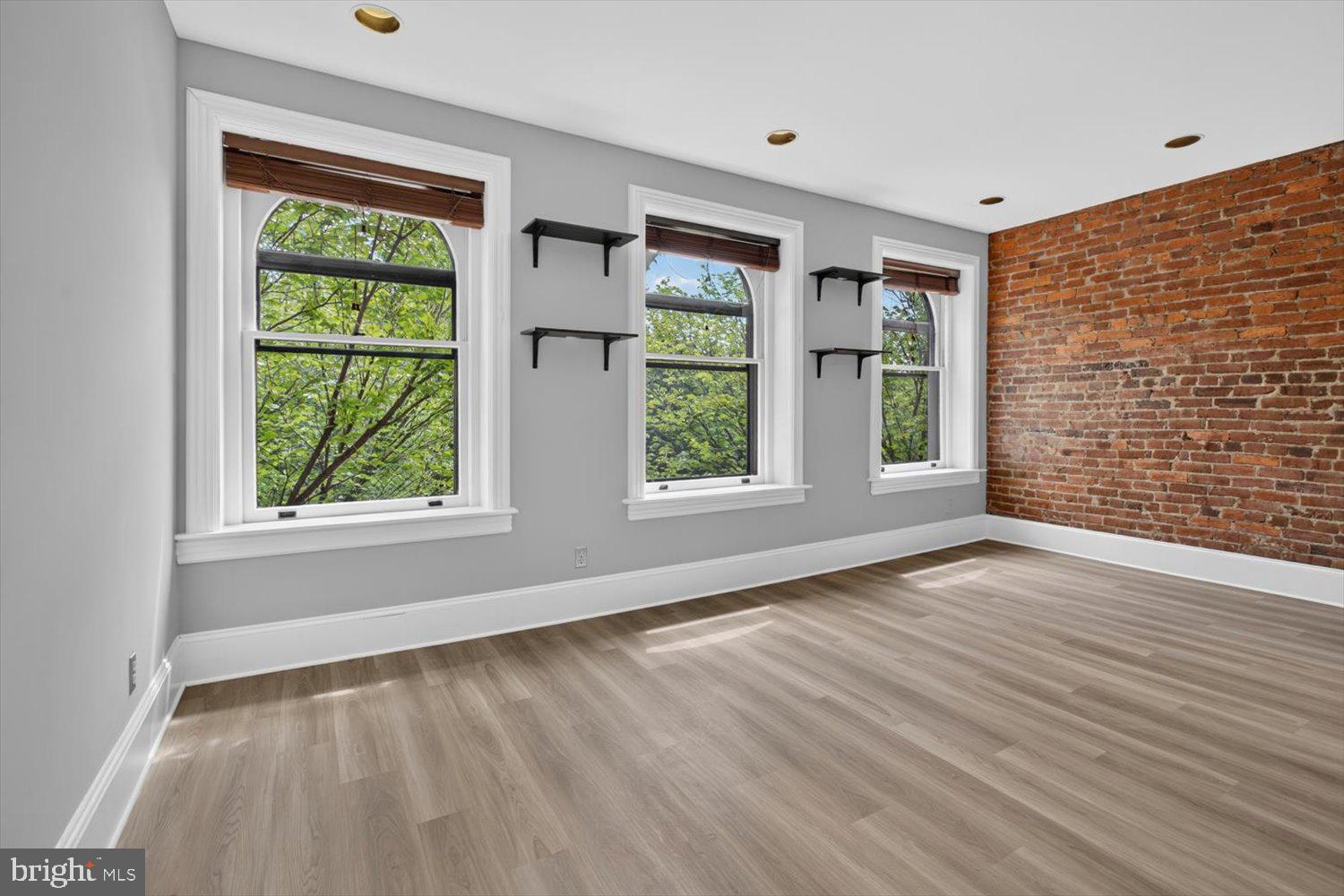 705 8TH STREET SE 100