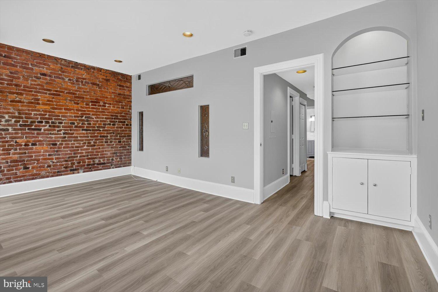 705 8TH STREET SE 100