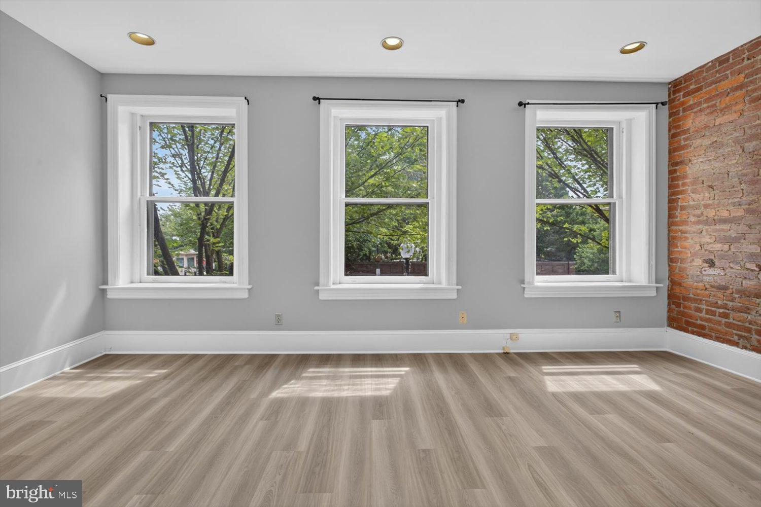 705 8TH STREET SE 100