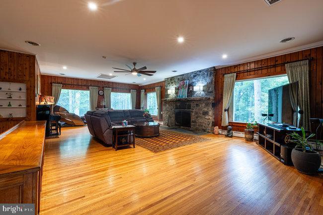 FAYETTEVILLE - Residential