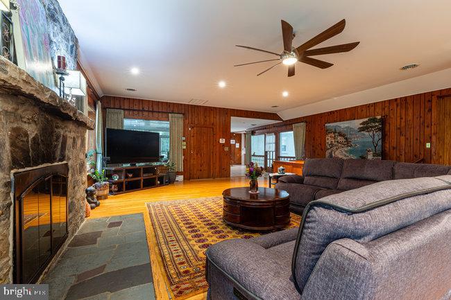 FAYETTEVILLE - Residential