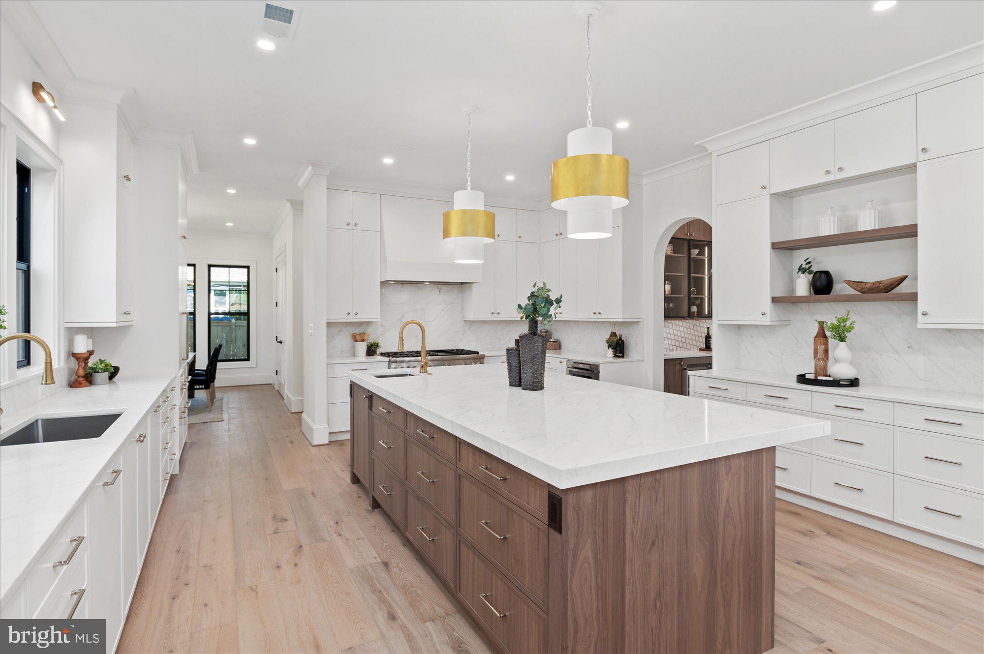 JAMESTOWN VILLAGE - Residential