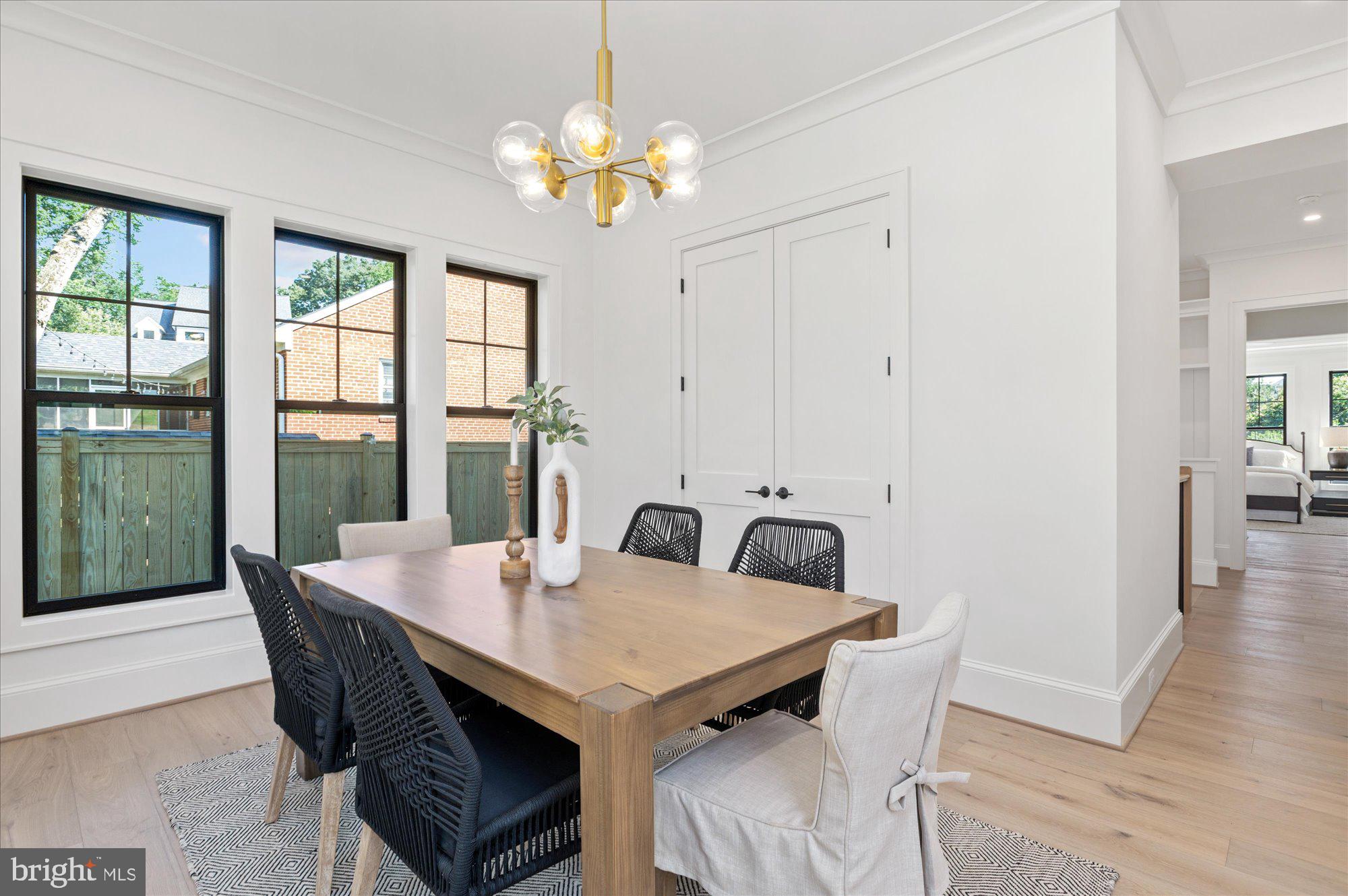 JAMESTOWN VILLAGE - Residential