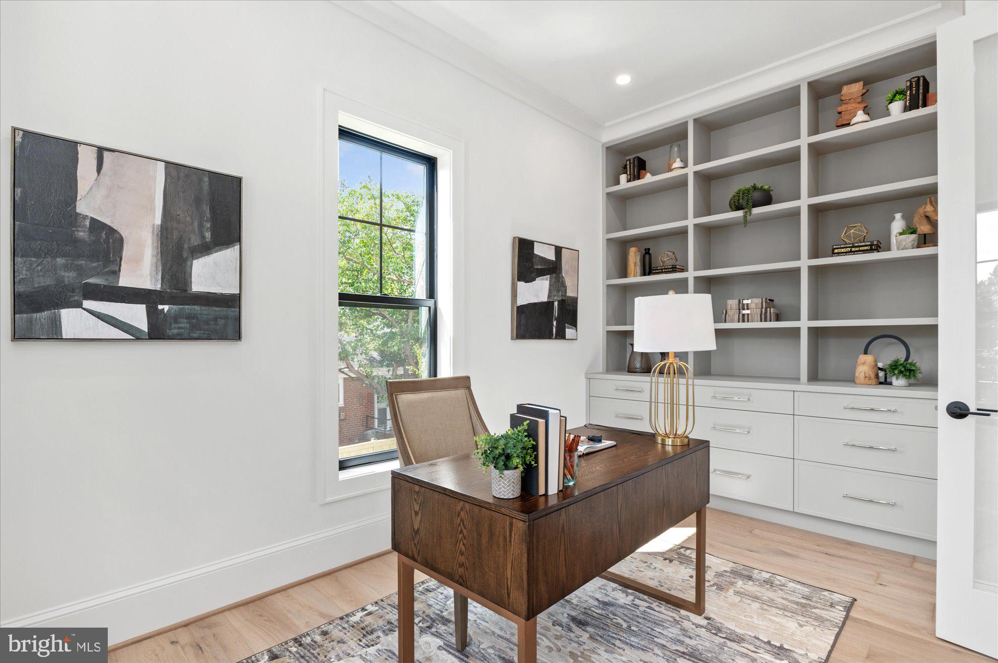 JAMESTOWN VILLAGE - Residential