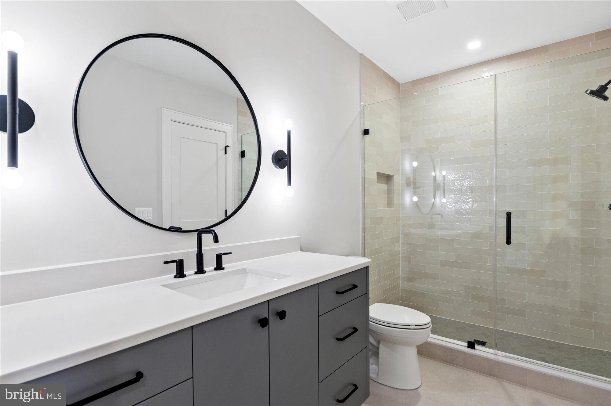 JAMESTOWN VILLAGE - Residential